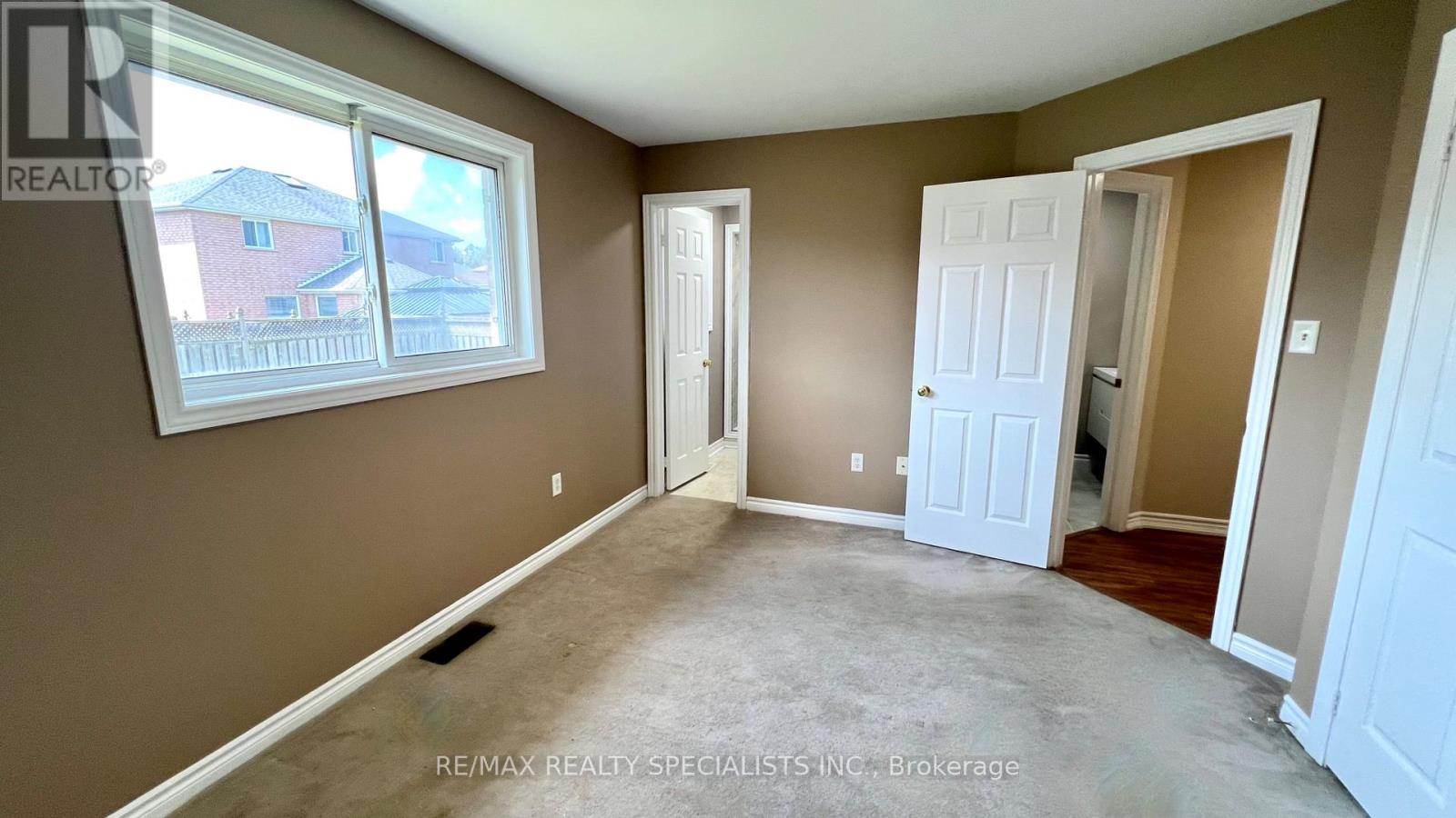 5 Russell Hill Drive, Barrie (Painswick South), Ontario  L4N 0C3 - Photo 12 - S13706308