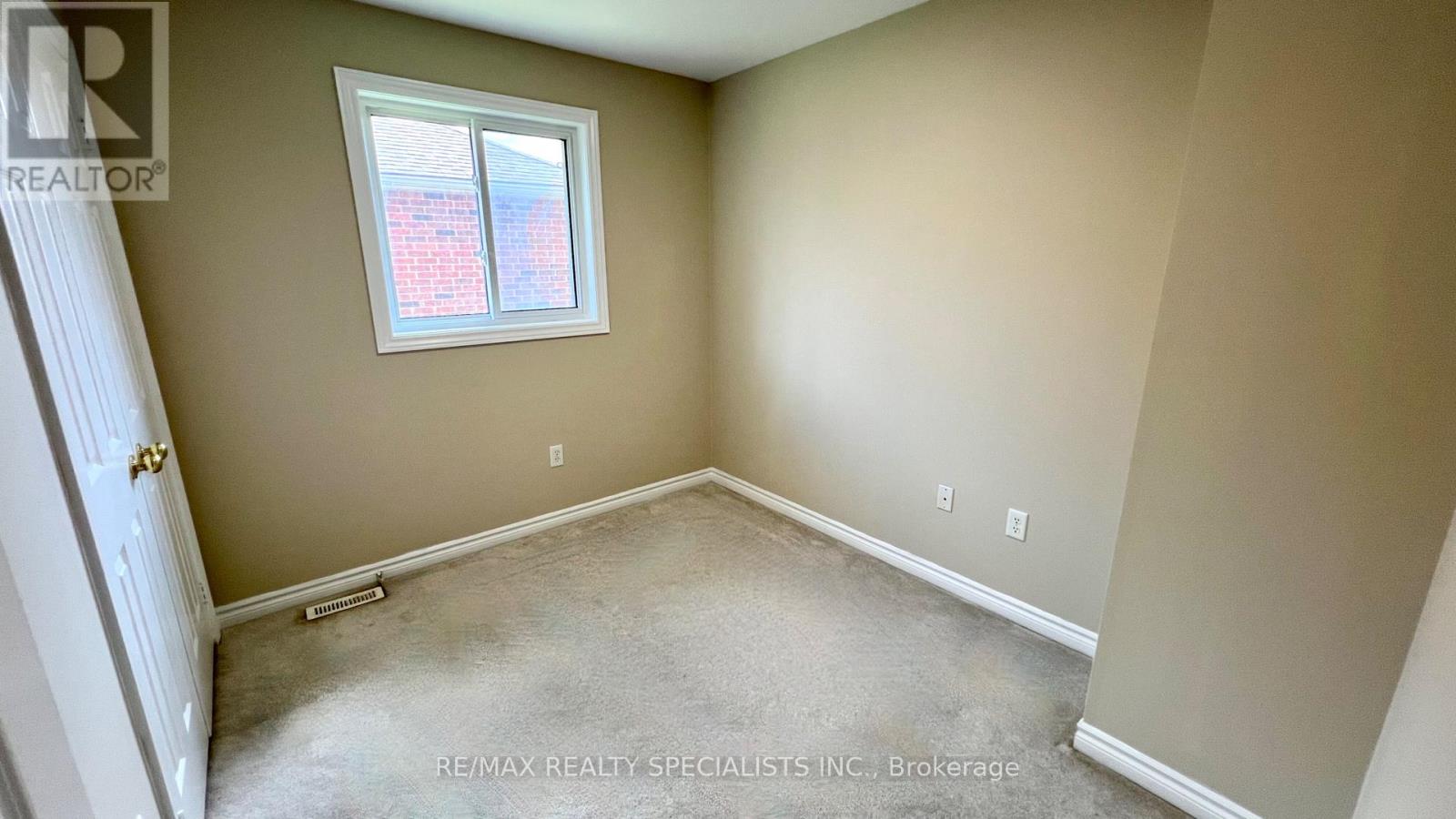 5 Russell Hill Drive, Barrie (Painswick South), Ontario  L4N 0C3 - Photo 15 - S13706308