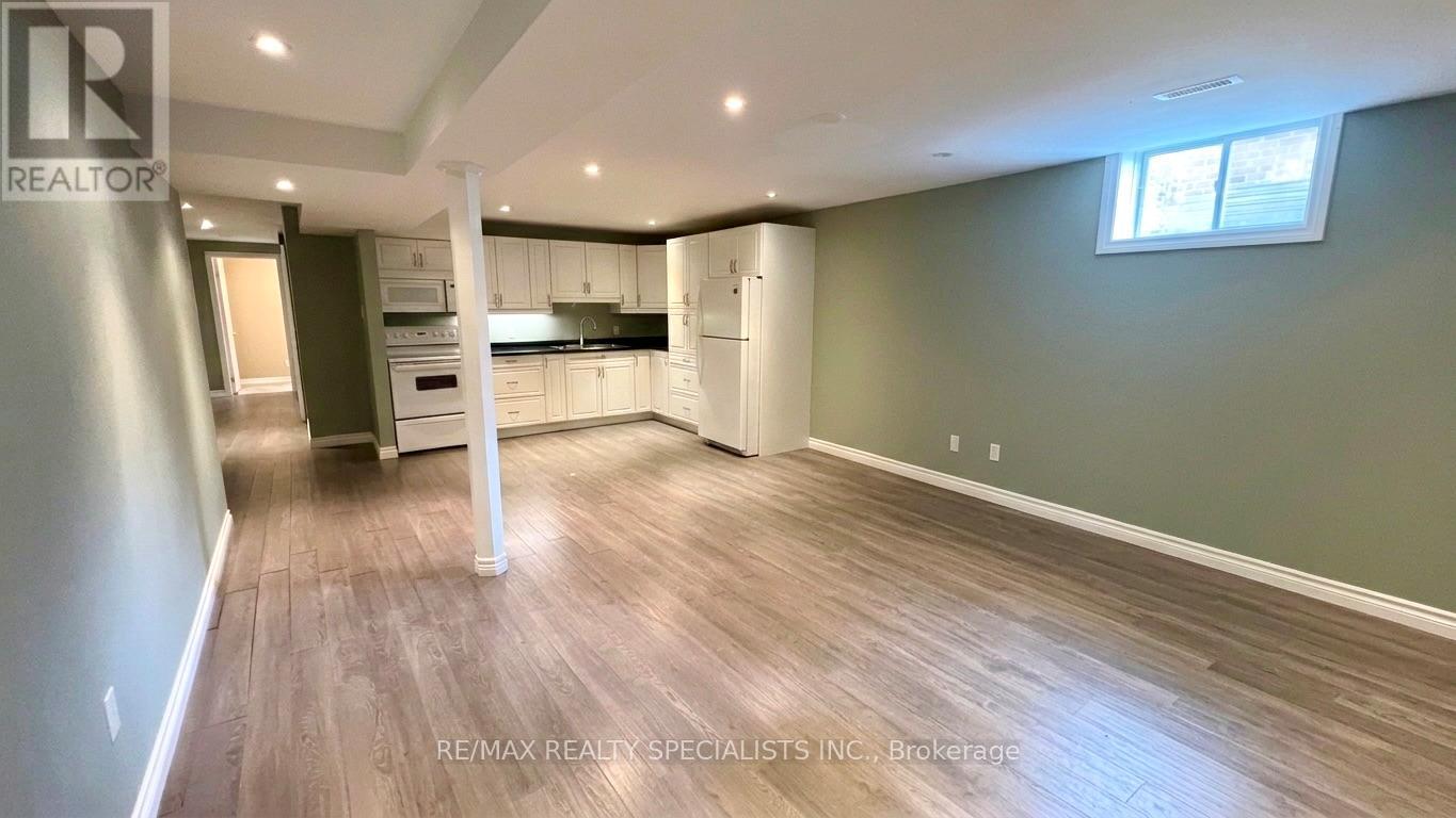 5 Russell Hill Drive, Barrie (Painswick South), Ontario  L4N 0C3 - Photo 19 - S13706308