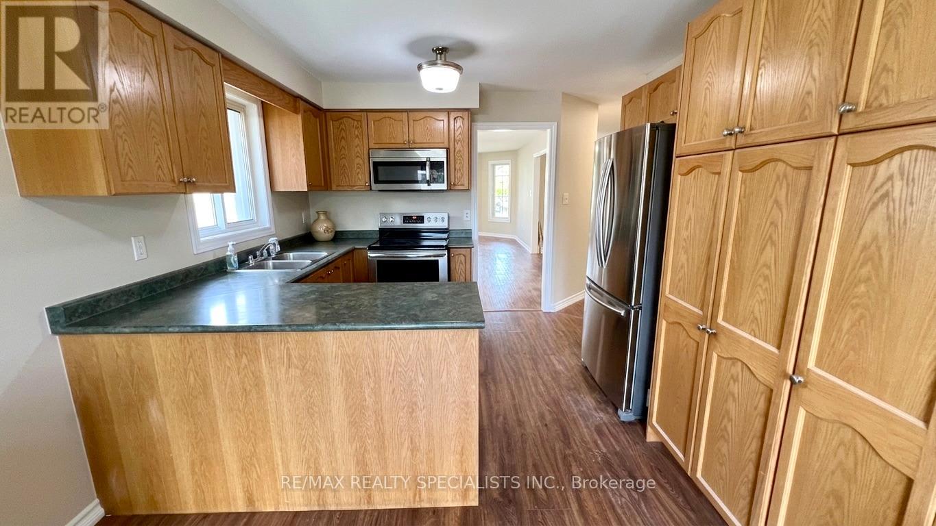 5 Russell Hill Drive, Barrie (Painswick South), Ontario  L4N 0C3 - Photo 2 - S13706308