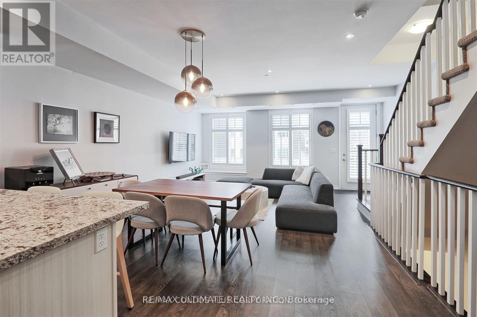 31 - 70 Eastwood Park Gardens, Toronto, Ontario  M8W 0B1 - Photo 2 - W13706064