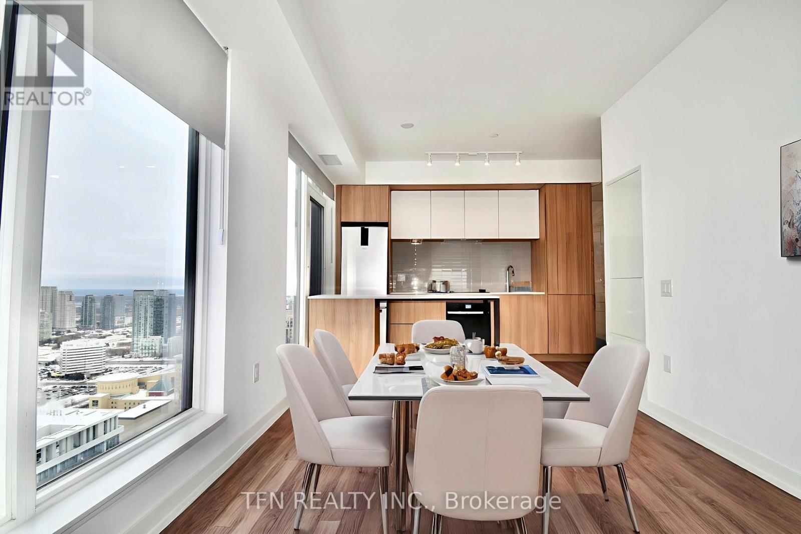 3803 - 395 Square One Drive, Mississauga, Ontario  L5B 0P6 - Photo 3 - W13706086
