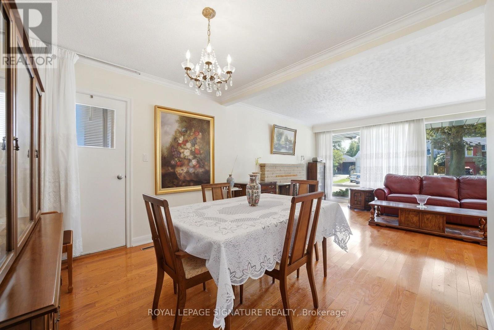 40 Kirk Bradden Road E, Toronto, Ontario  M8Y 2E7 - Photo 12 - W13706110