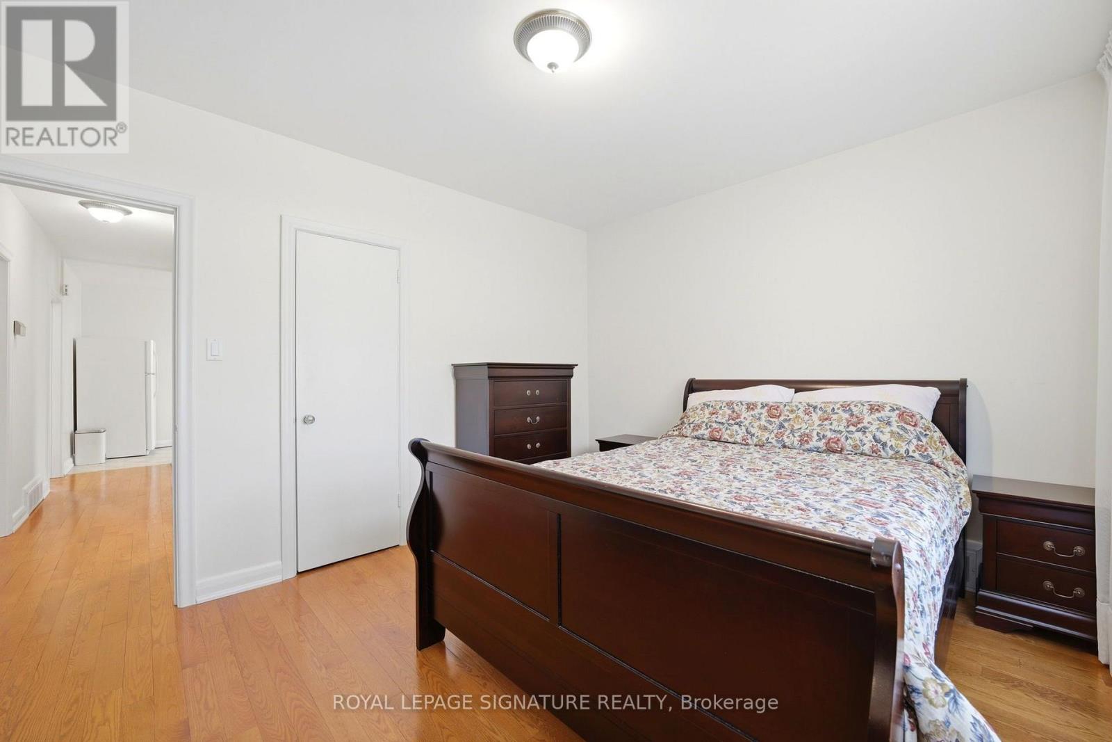 40 Kirk Bradden Road E, Toronto, Ontario  M8Y 2E7 - Photo 15 - W13706110