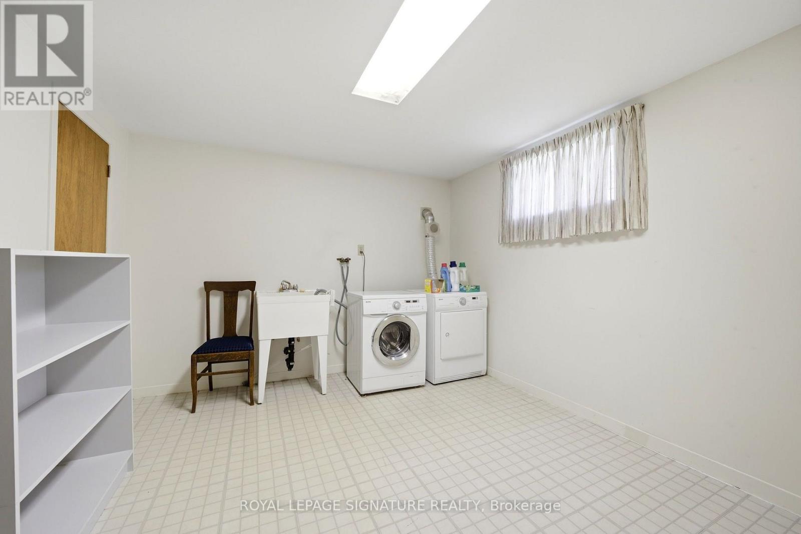 40 Kirk Bradden Road E, Toronto, Ontario  M8Y 2E7 - Photo 24 - W13706110
