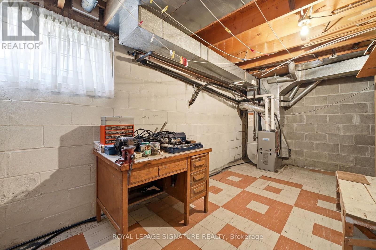 40 Kirk Bradden Road E, Toronto, Ontario  M8Y 2E7 - Photo 25 - W13706110