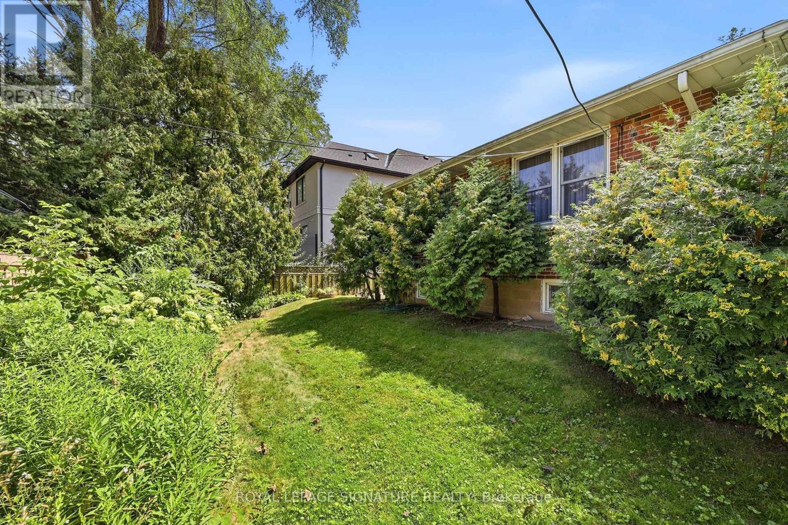 40 Kirk Bradden Road E, Toronto, Ontario  M8Y 2E7 - Photo 27 - W13706110