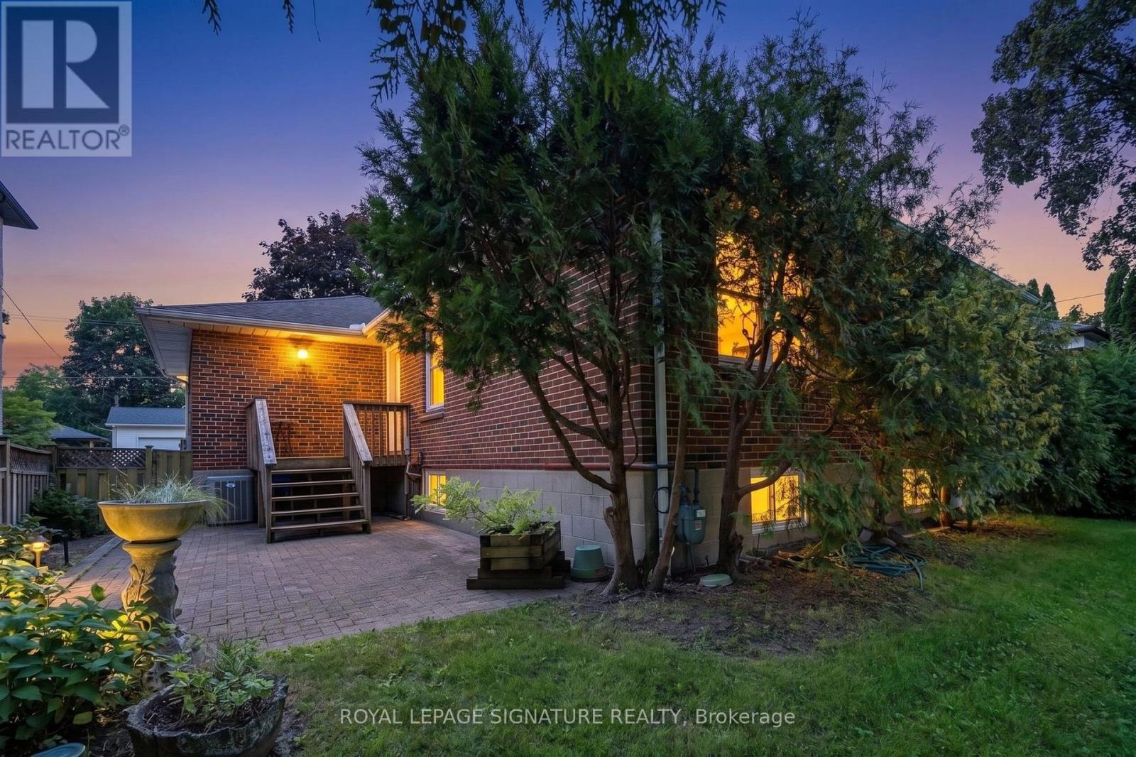 40 Kirk Bradden Road E, Toronto, Ontario  M8Y 2E7 - Photo 31 - W13706110