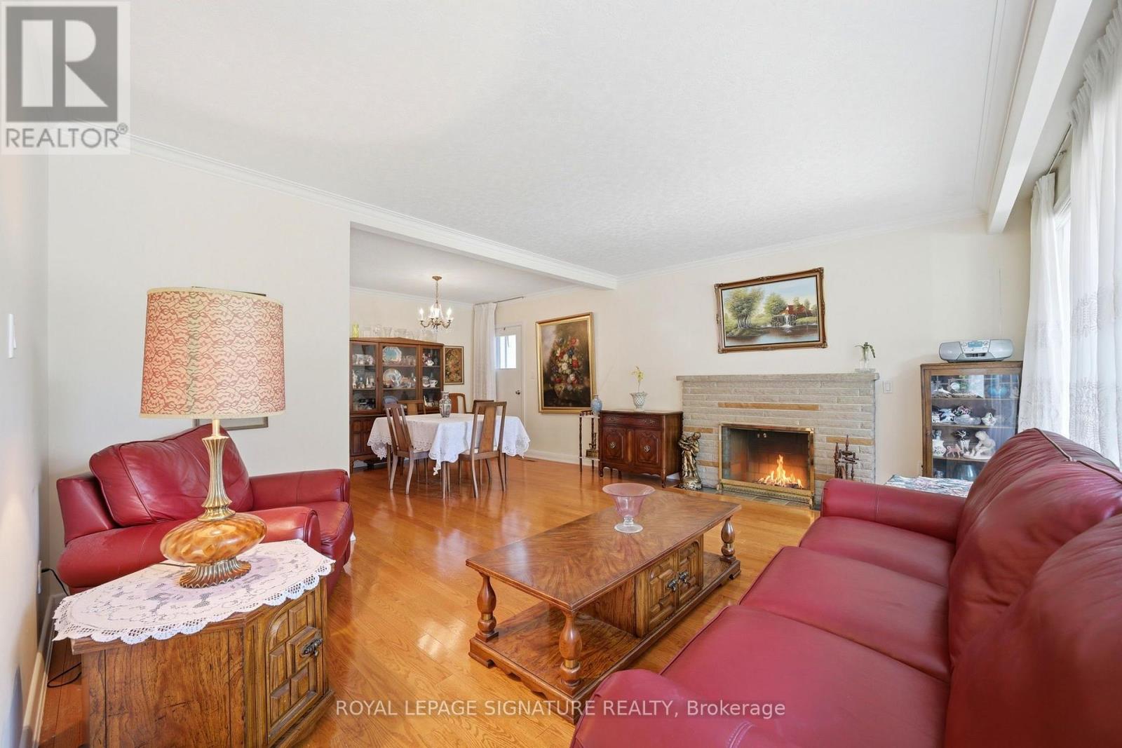 40 Kirk Bradden Road E, Toronto, Ontario  M8Y 2E7 - Photo 5 - W13706110