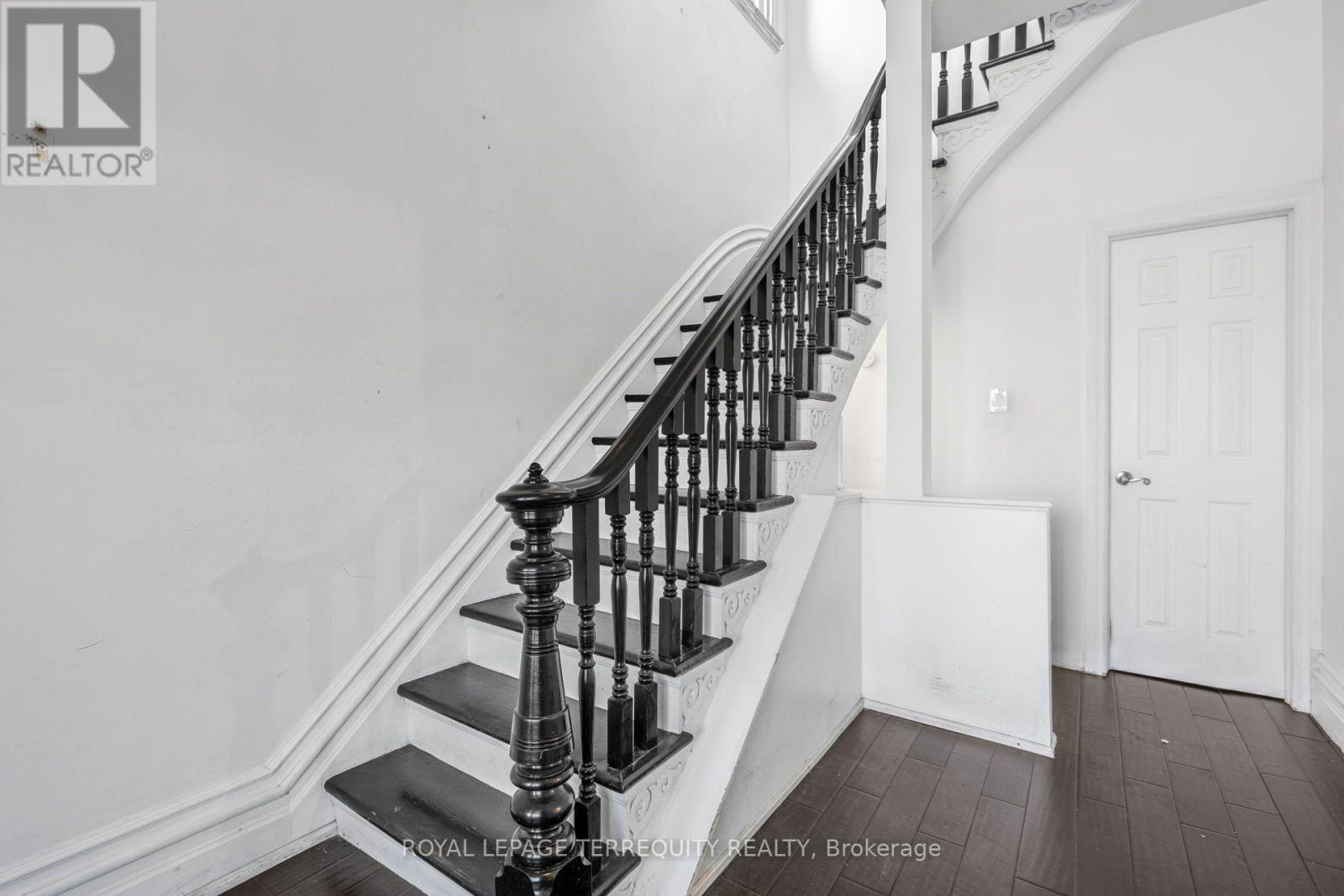 35 Elizabeth Street N, Brampton, Ontario  L6X 1S3 - Photo 17 - W13706134