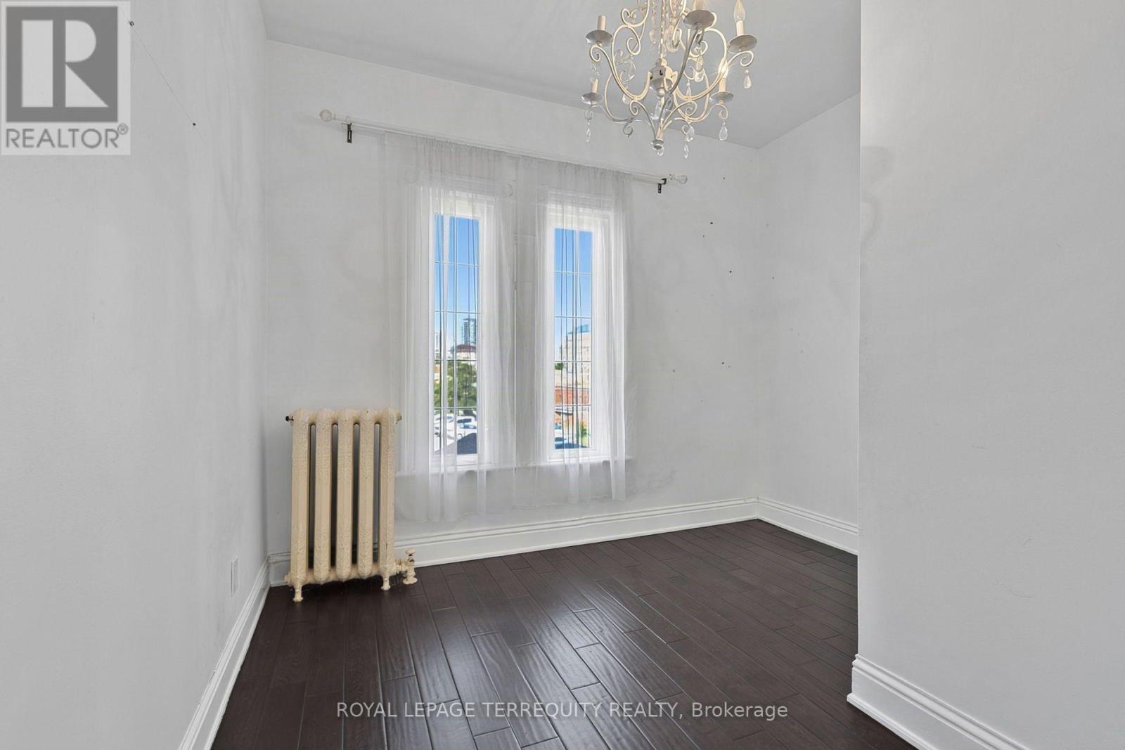 35 Elizabeth Street N, Brampton, Ontario  L6X 1S3 - Photo 20 - W13706134