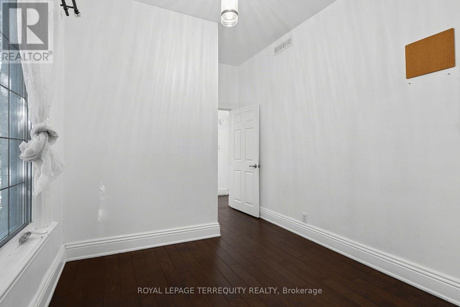 35 Elizabeth Street N, Brampton, Ontario  L6X 1S3 - Photo 23 - W13706134