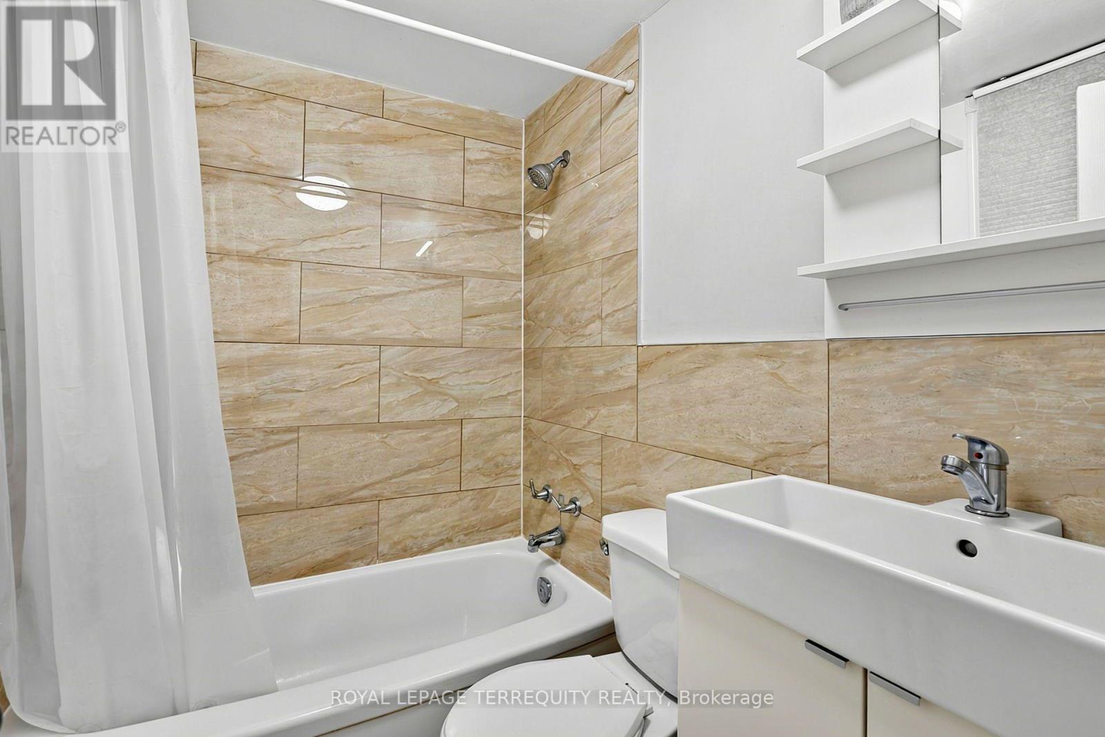 35 Elizabeth Street N, Brampton, Ontario  L6X 1S3 - Photo 30 - W13706134
