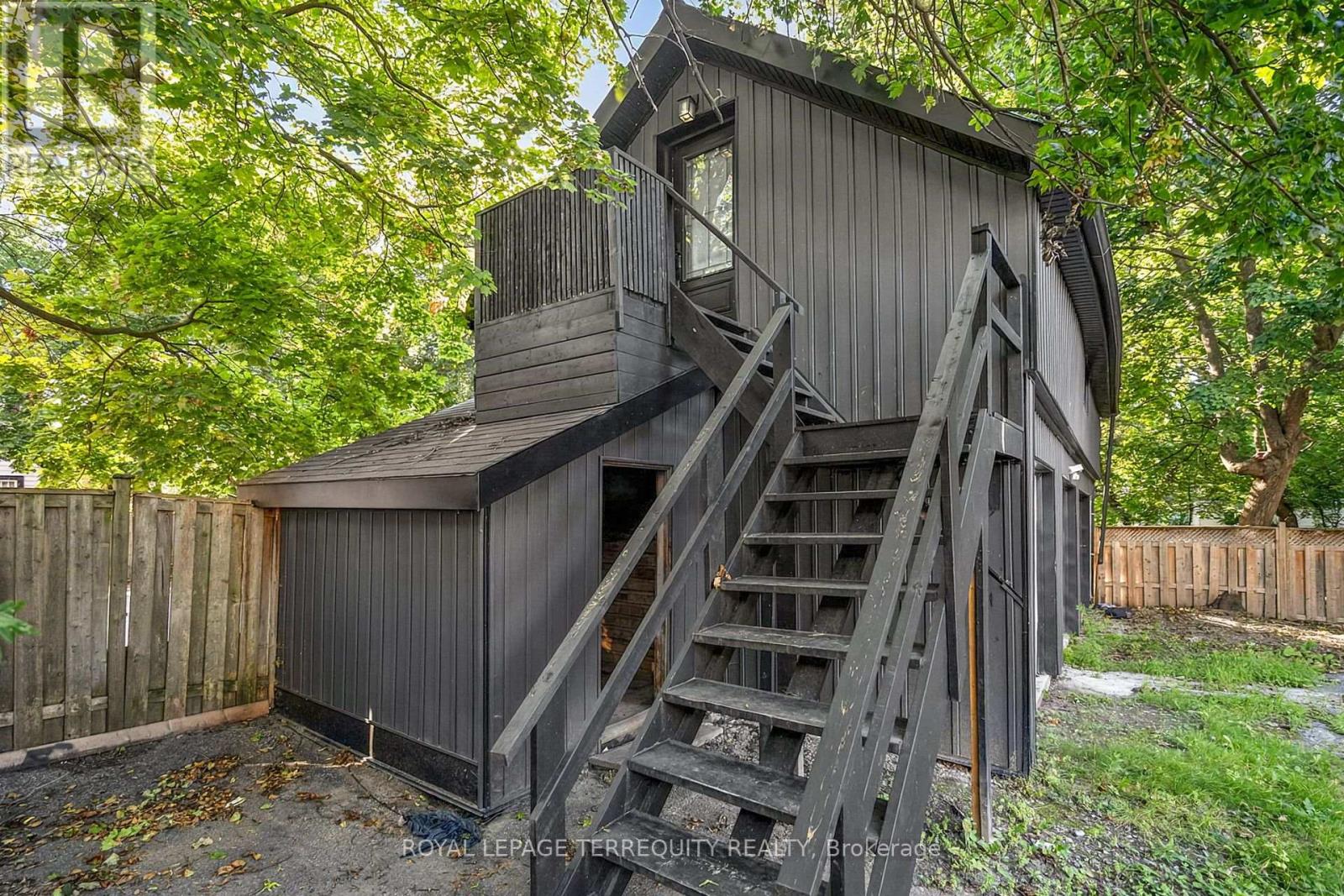 35 Elizabeth Street N, Brampton, Ontario  L6X 1S3 - Photo 35 - W13706134
