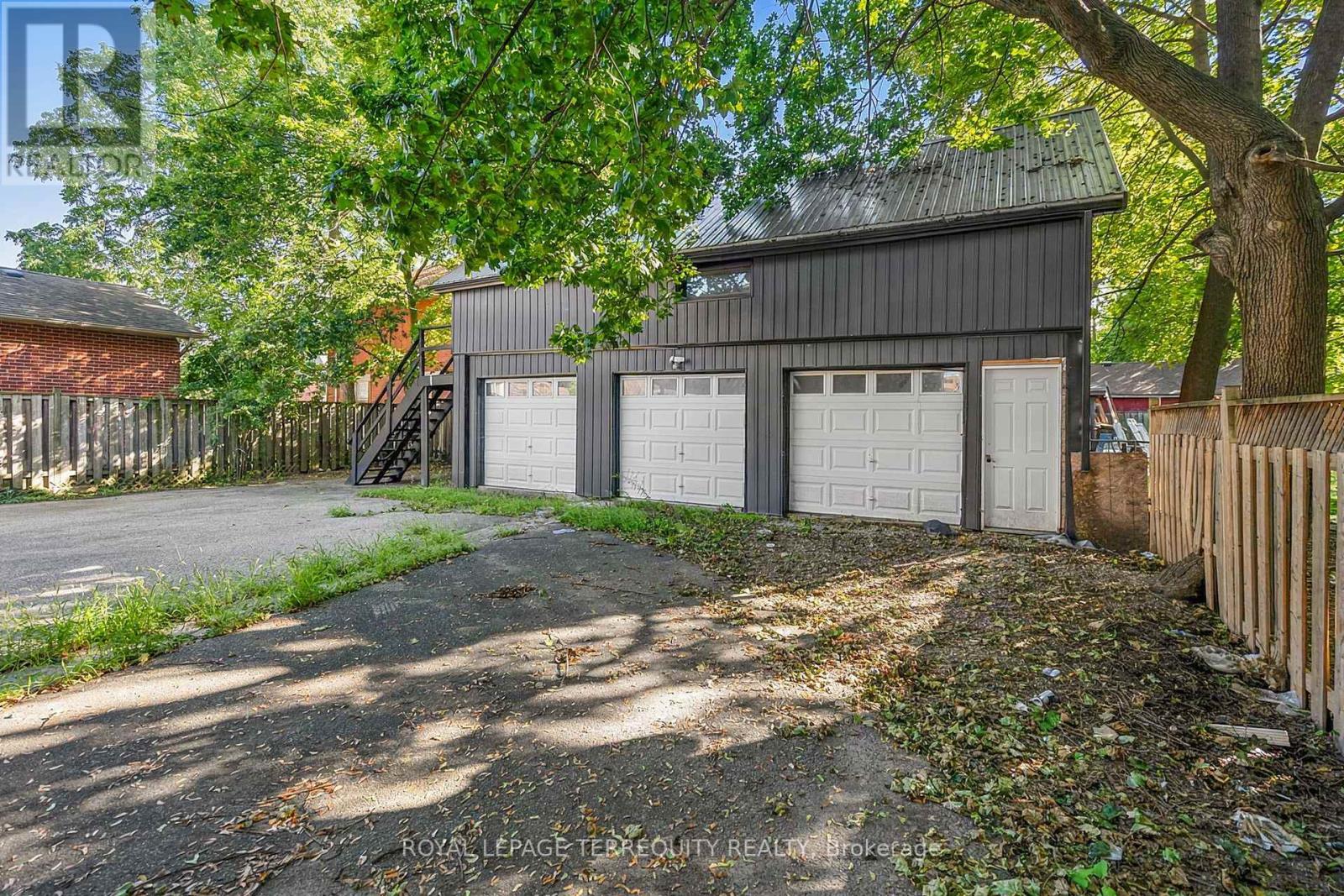 35 Elizabeth Street N, Brampton, Ontario  L6X 1S3 - Photo 41 - W13706134