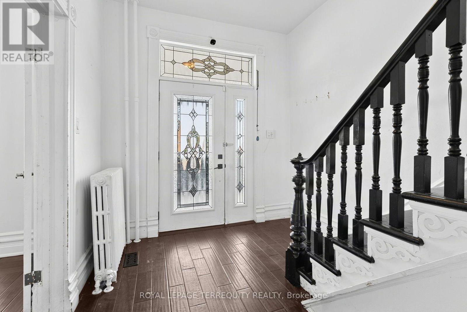 35 Elizabeth Street N, Brampton, Ontario  L6X 1S3 - Photo 5 - W13706134
