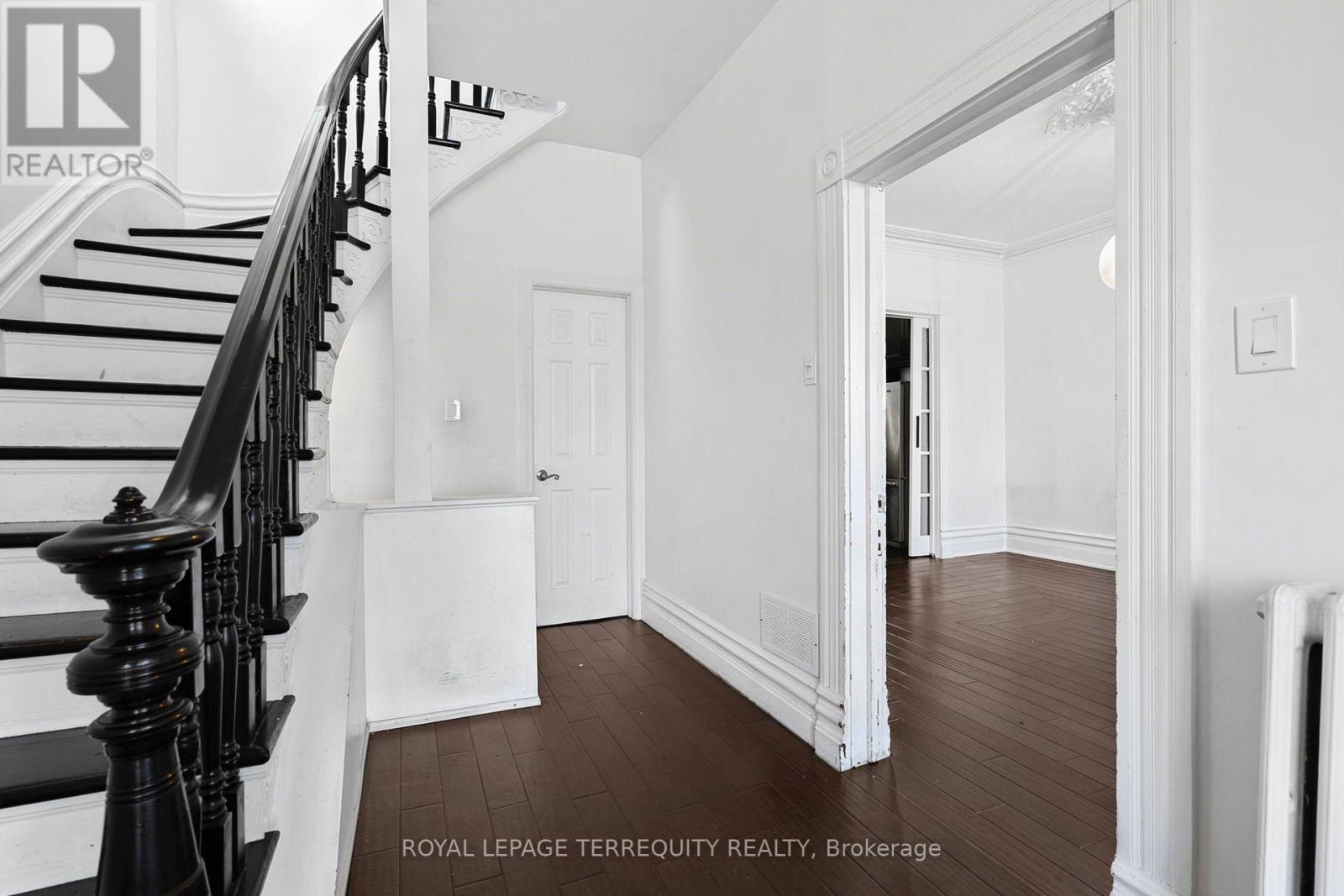 35 Elizabeth Street N, Brampton, Ontario  L6X 1S3 - Photo 6 - W13706134