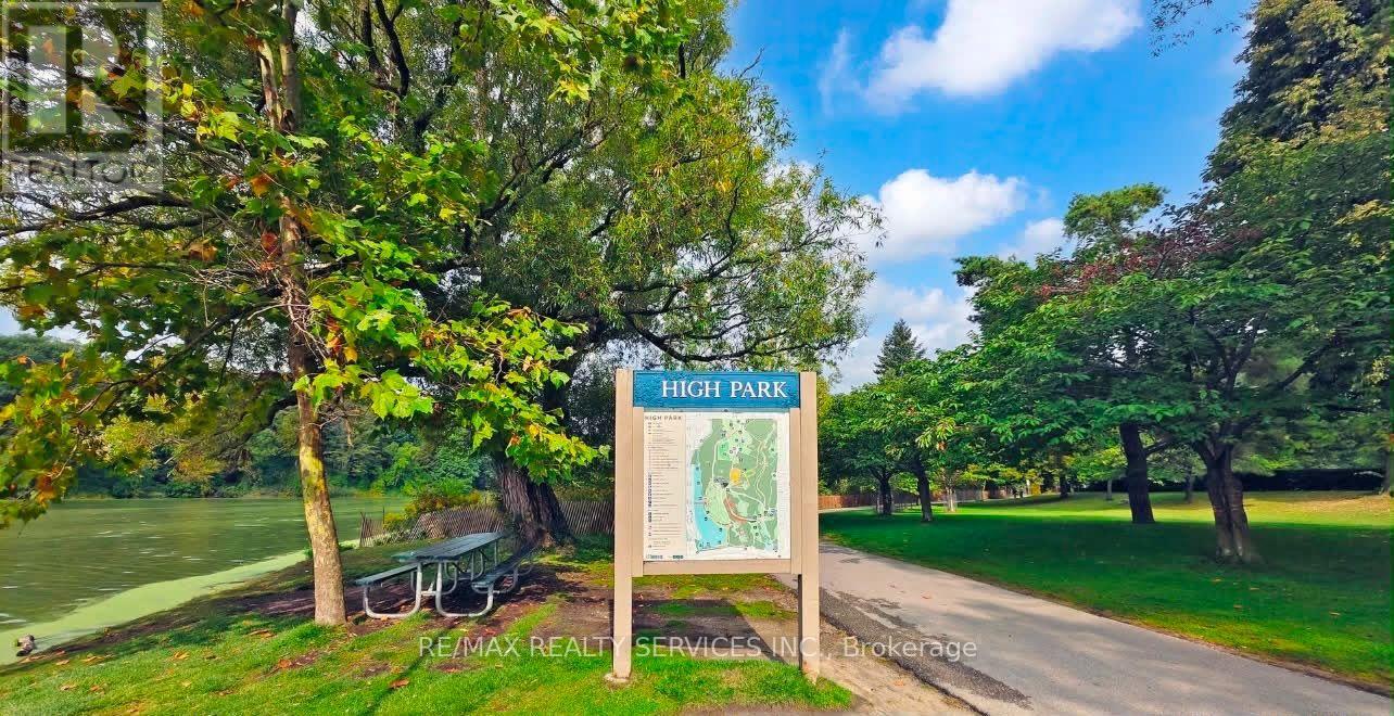 1004 - 1638 Bloor Street W, Toronto, Ontario M6P 0A6 - Photo 3 - W13706184