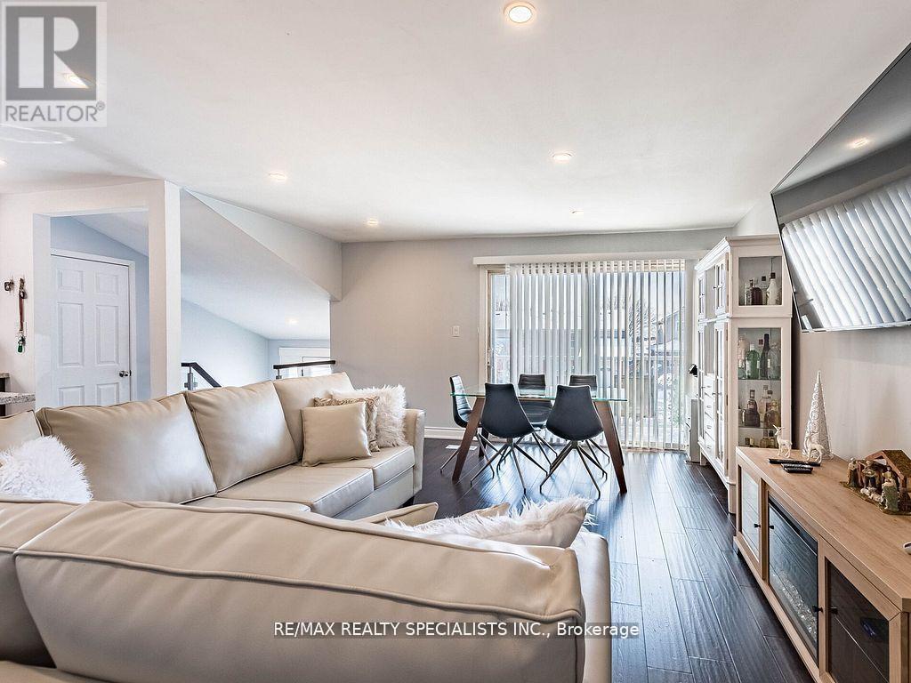 18 Ashford Court, Brampton, Ontario  L6V 2Z1 - Photo 11 - W13706198