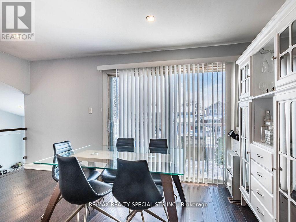 18 Ashford Court, Brampton, Ontario  L6V 2Z1 - Photo 13 - W13706198