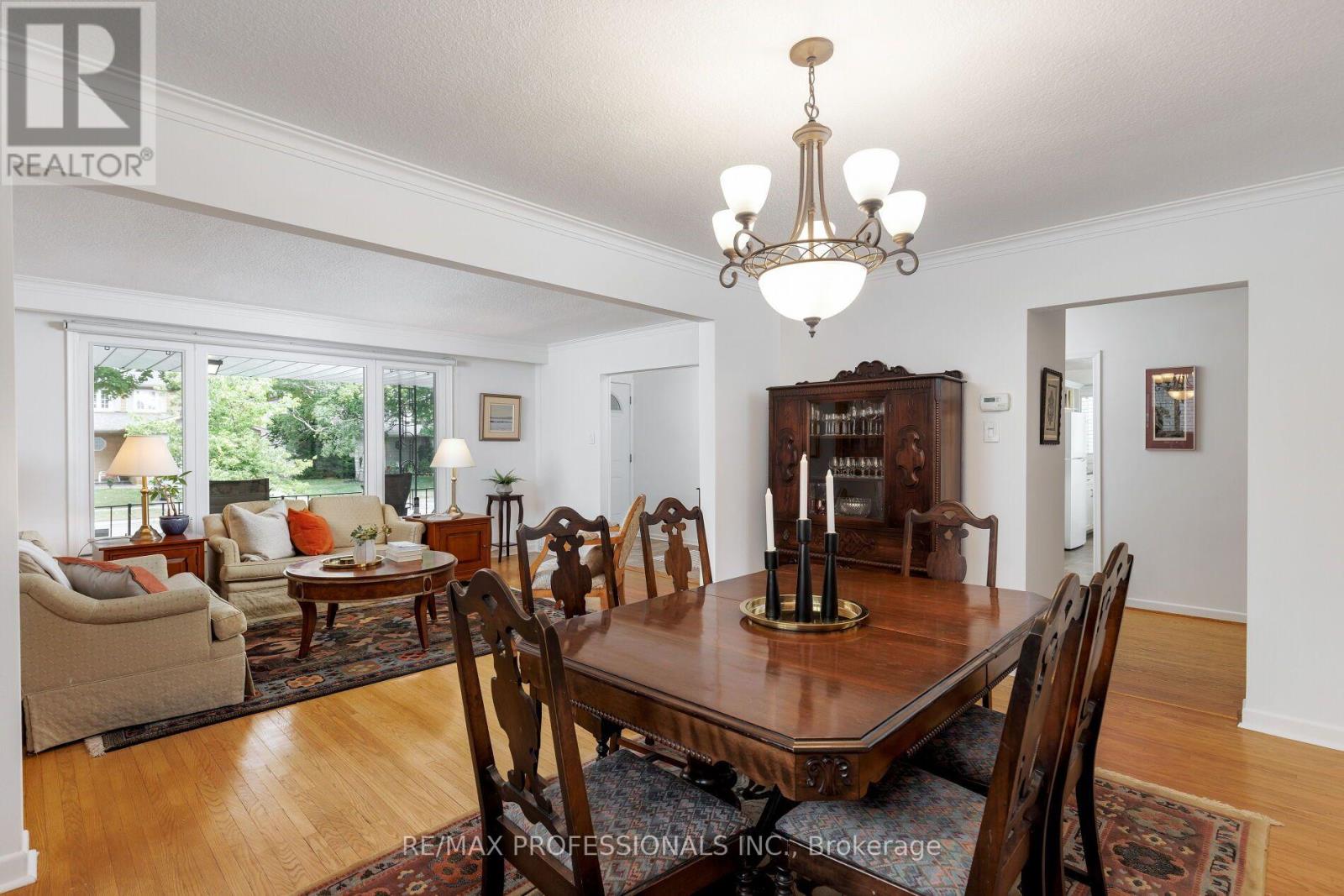 36 Thicket Road, Toronto, Ontario  M9C 2T6 - Photo 12 - W13706216