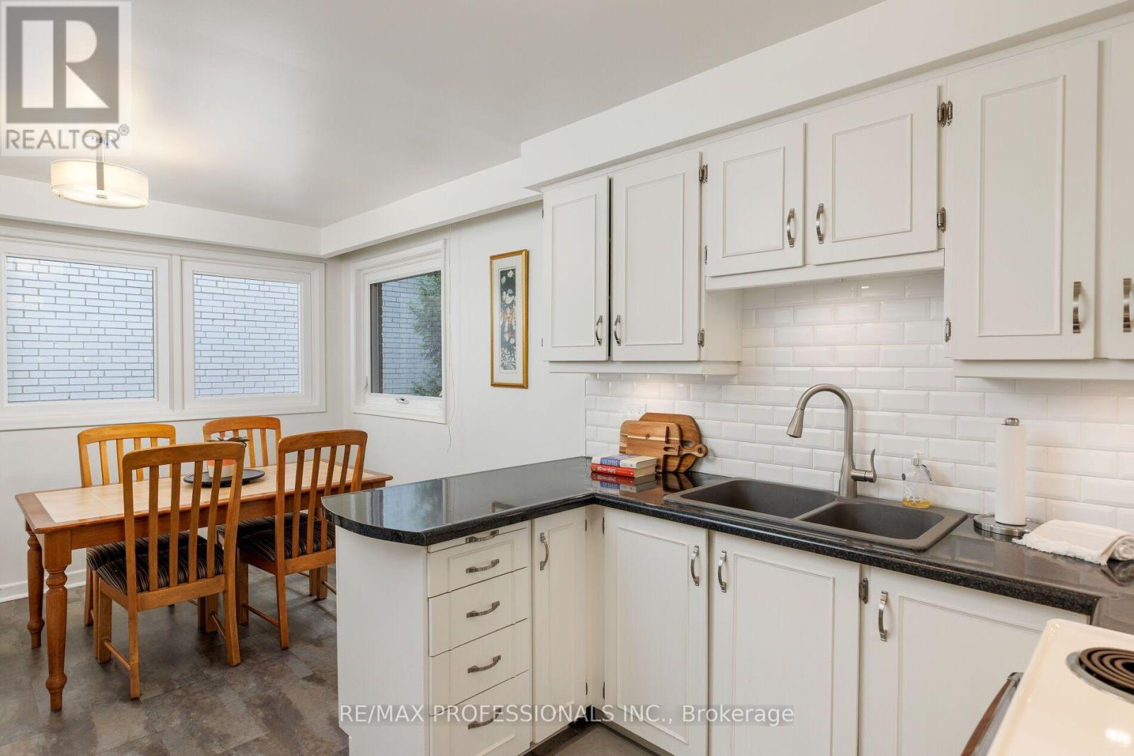 36 Thicket Road, Toronto, Ontario  M9C 2T6 - Photo 14 - W13706216