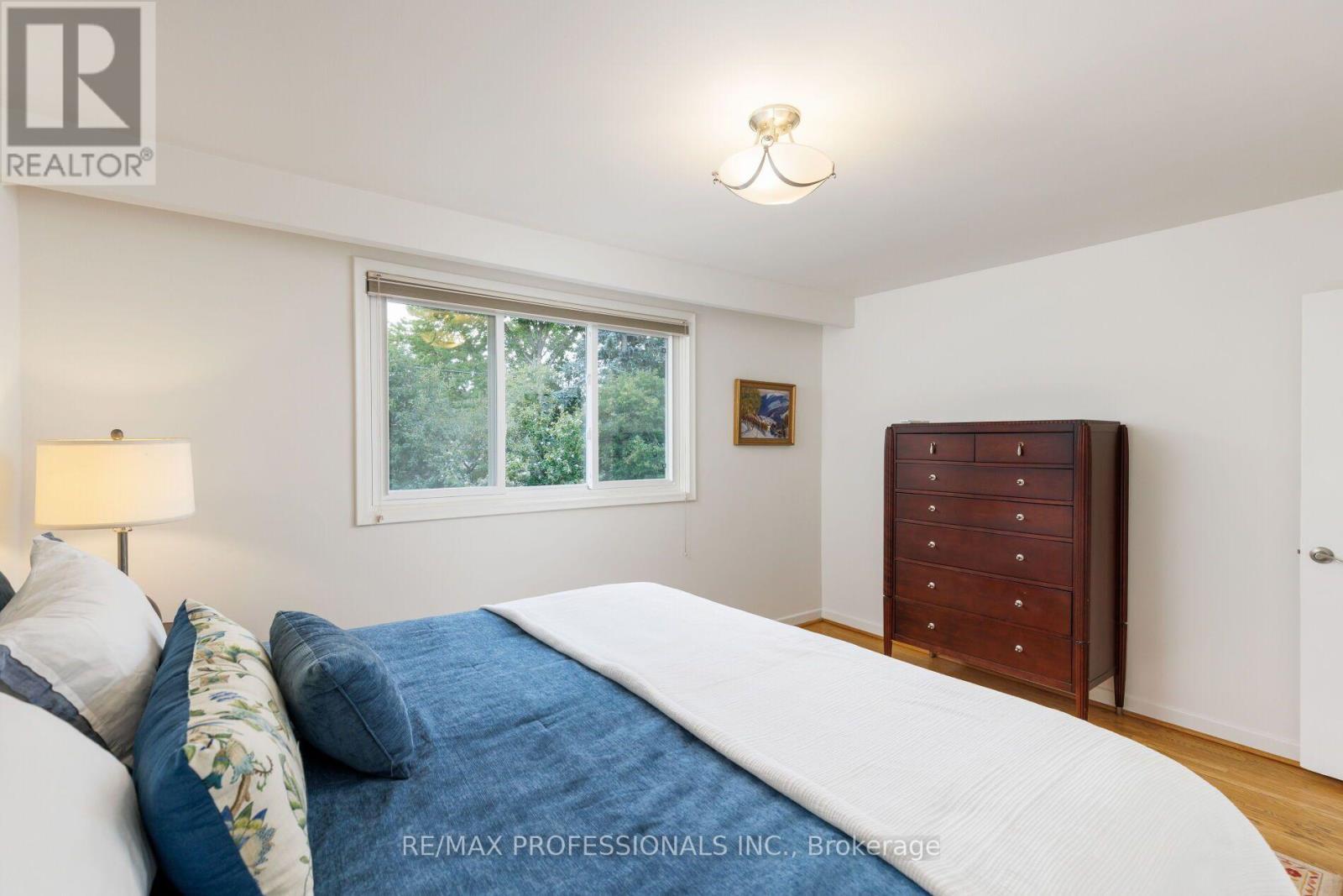 36 Thicket Road, Toronto, Ontario  M9C 2T6 - Photo 21 - W13706216