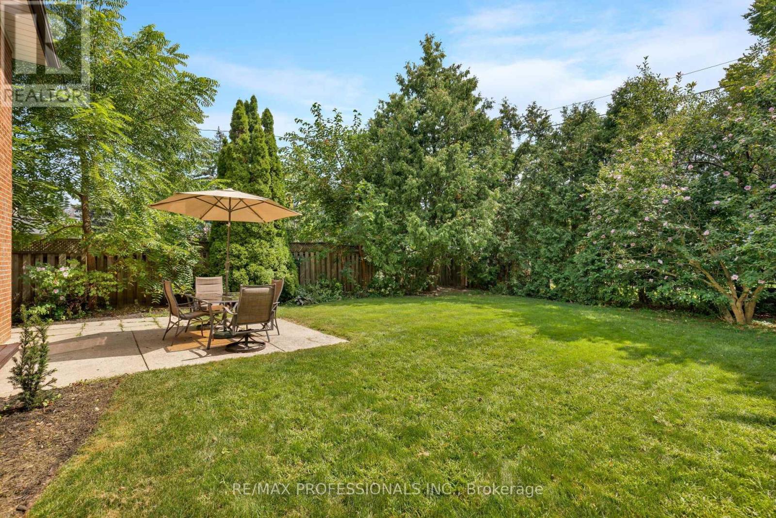 36 Thicket Road, Toronto, Ontario  M9C 2T6 - Photo 35 - W13706216