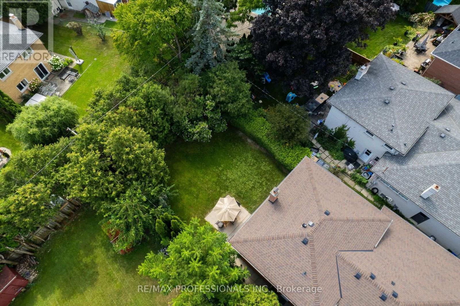 36 Thicket Road, Toronto, Ontario  M9C 2T6 - Photo 38 - W13706216