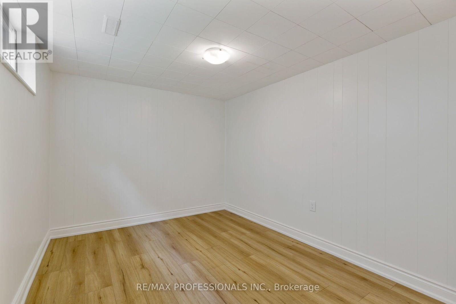 36 Thicket Road, Toronto, Ontario  M9C 2T6 - Photo 46 - W13706216