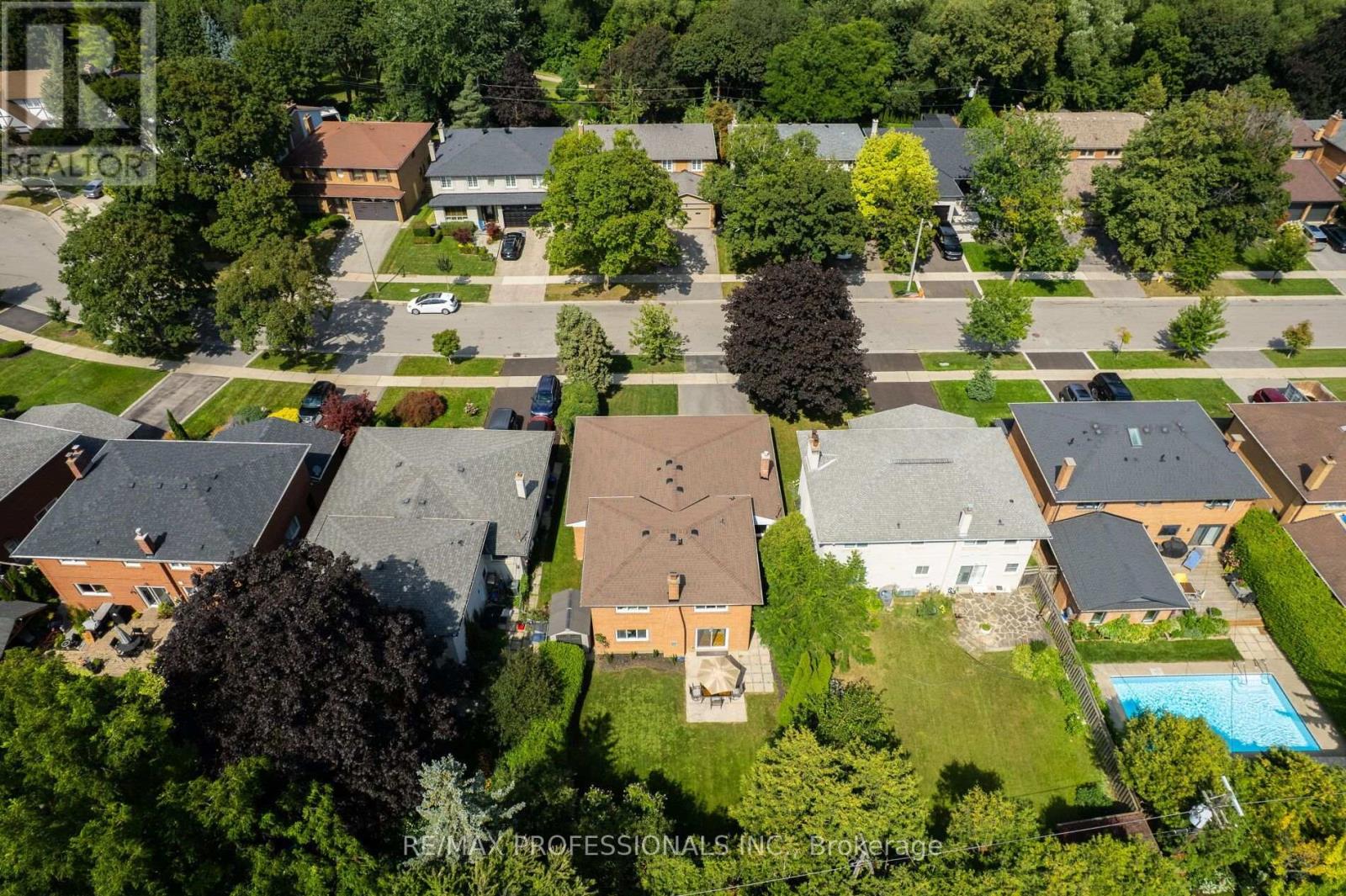 36 Thicket Road, Toronto, Ontario  M9C 2T6 - Photo 48 - W13706216