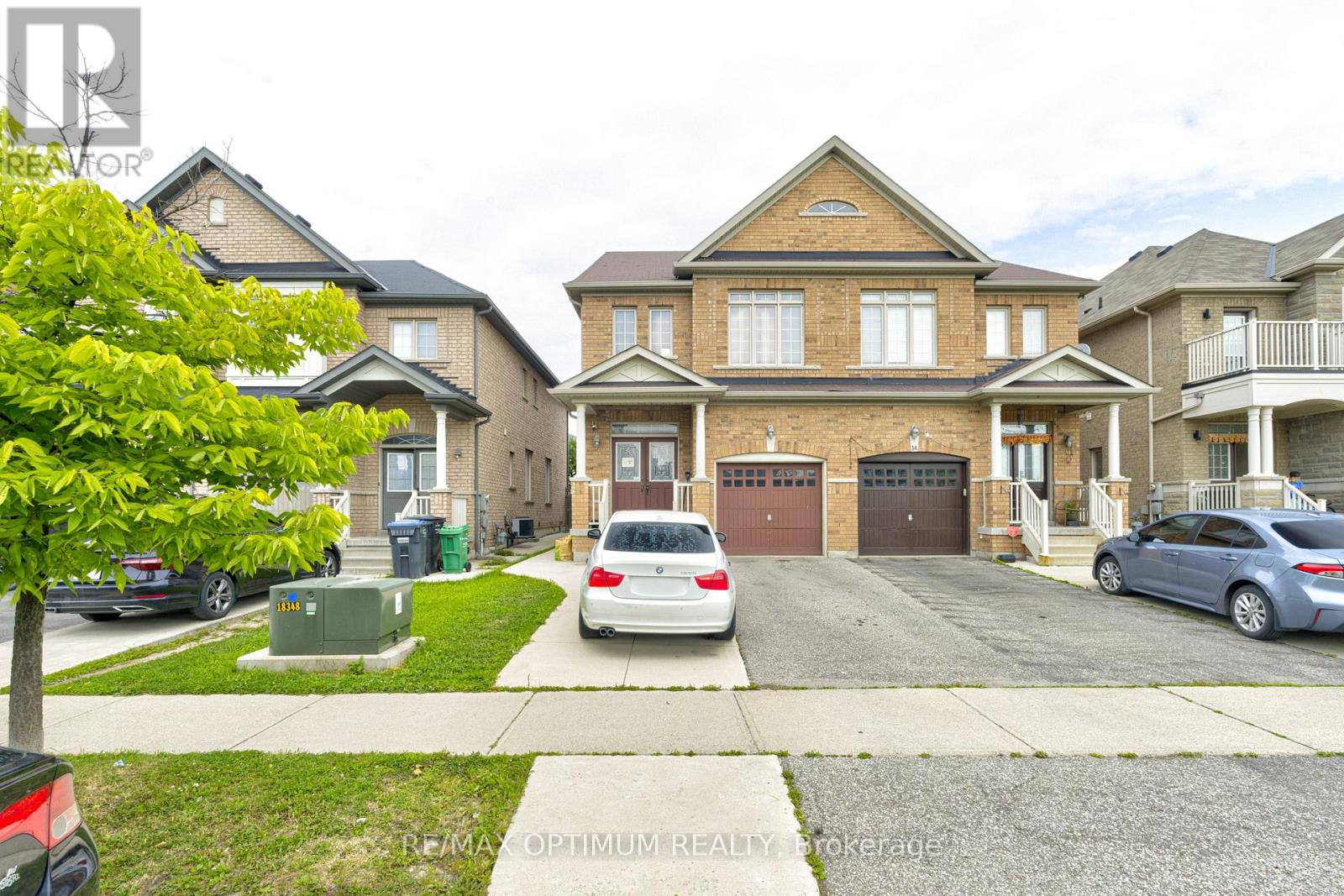 12 Franktown Drive, Brampton, Ontario  L6P 3N3 - Photo 2 - W13706224