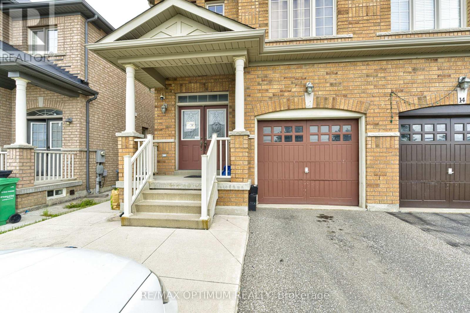 12 Franktown Drive, Brampton, Ontario  L6P 3N3 - Photo 3 - W13706224