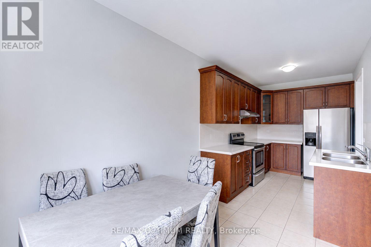 12 Franktown Drive, Brampton, Ontario  L6P 3N3 - Photo 9 - W13706224