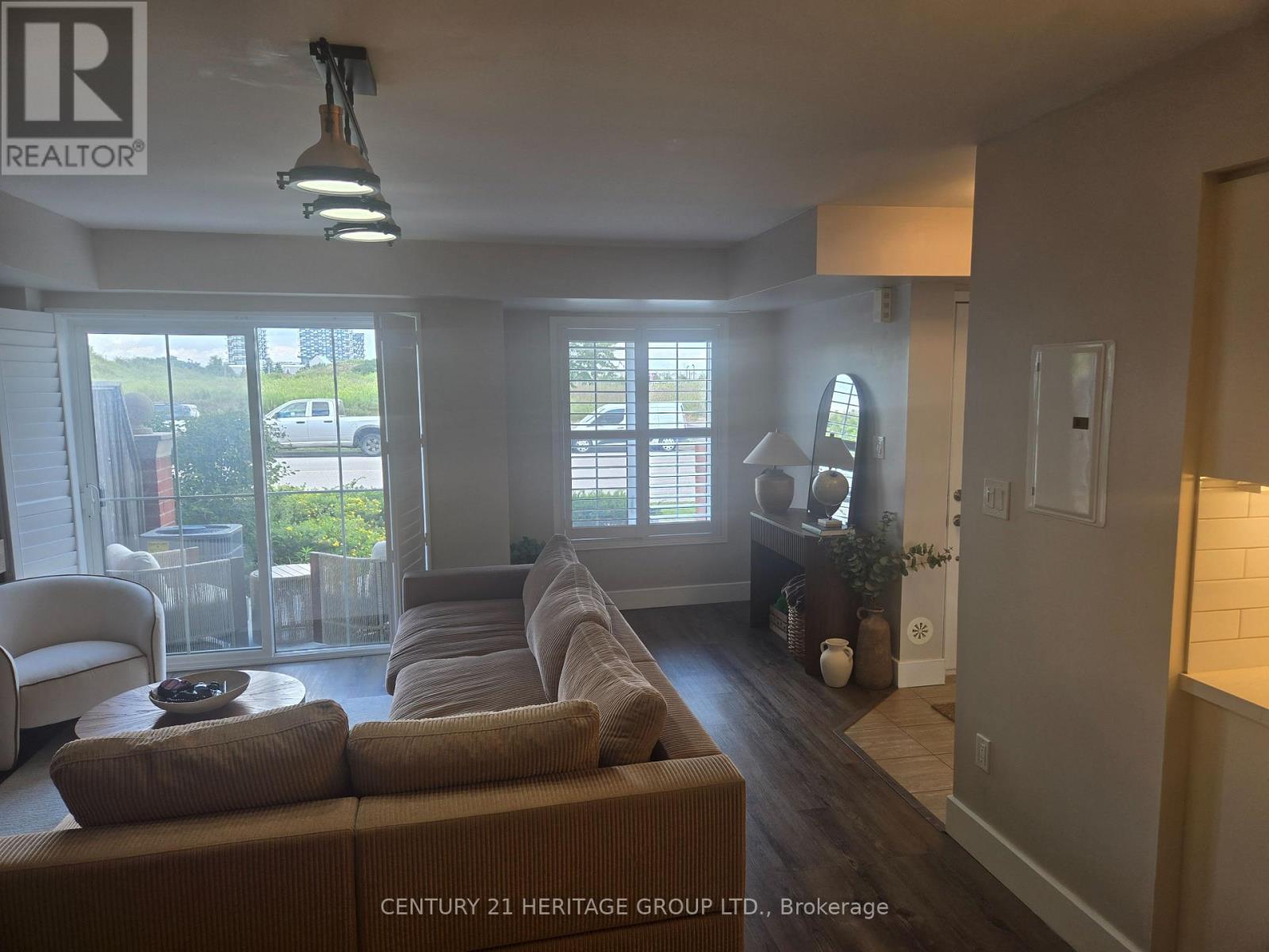 3 - 2444 Post Road, Oakville, Ontario  L6H 0J2 - Photo 4 - W13706252