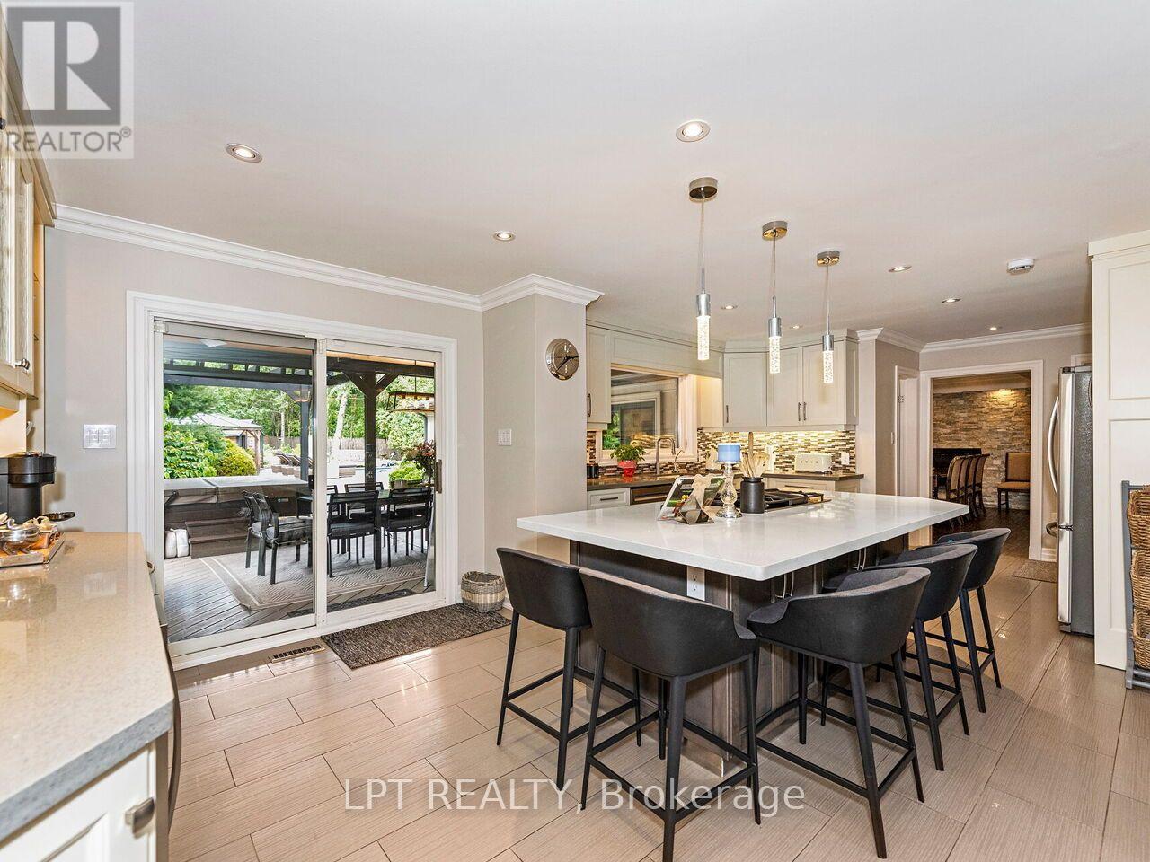 493 Tipperton Crescent, Oakville, Ontario  L6L 5E1 - Photo 10 - W13706274