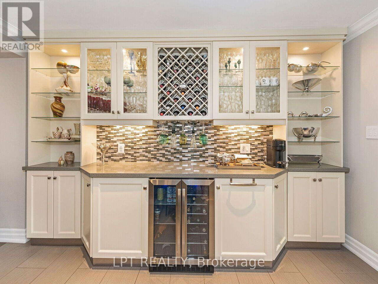 493 Tipperton Crescent, Oakville, Ontario  L6L 5E1 - Photo 14 - W13706274