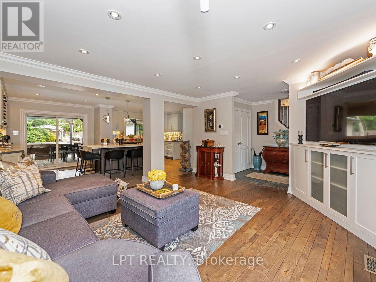 493 Tipperton Crescent, Oakville, Ontario  L6L 5E1 - Photo 8 - W13706274