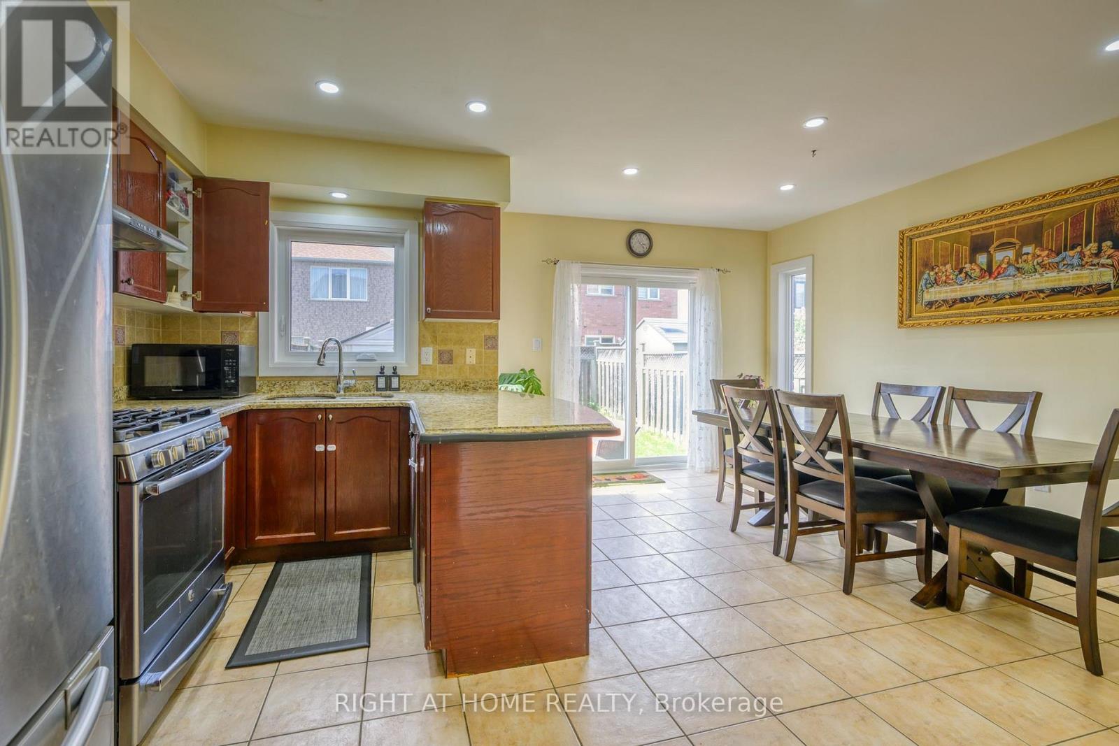 6683 Opera Glass Crescent, Mississauga, Ontario  L5W 1R8 - Photo 11 - W13706280
