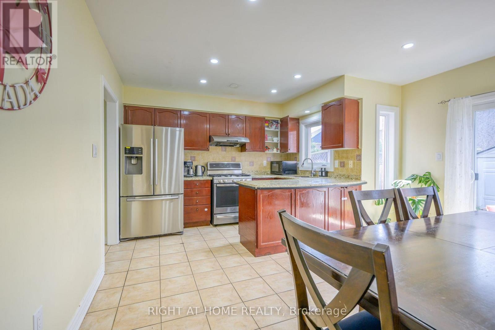 6683 Opera Glass Crescent, Mississauga, Ontario  L5W 1R8 - Photo 12 - W13706280