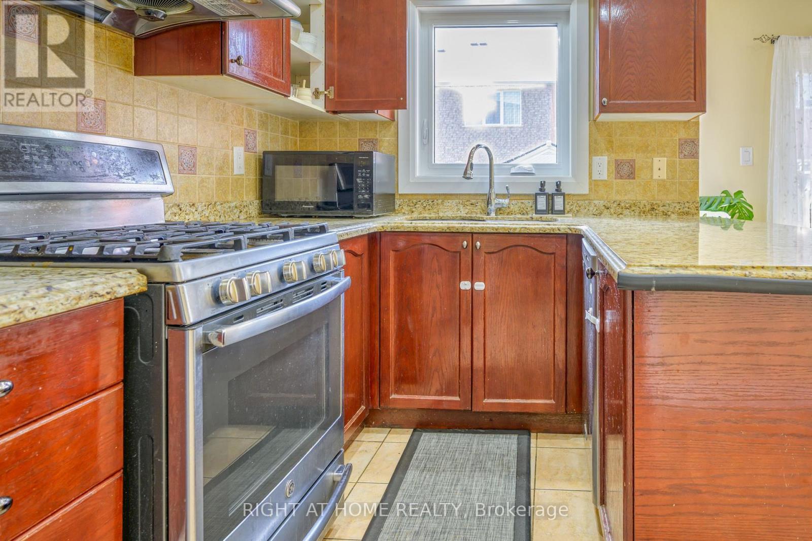 6683 Opera Glass Crescent, Mississauga, Ontario  L5W 1R8 - Photo 14 - W13706280