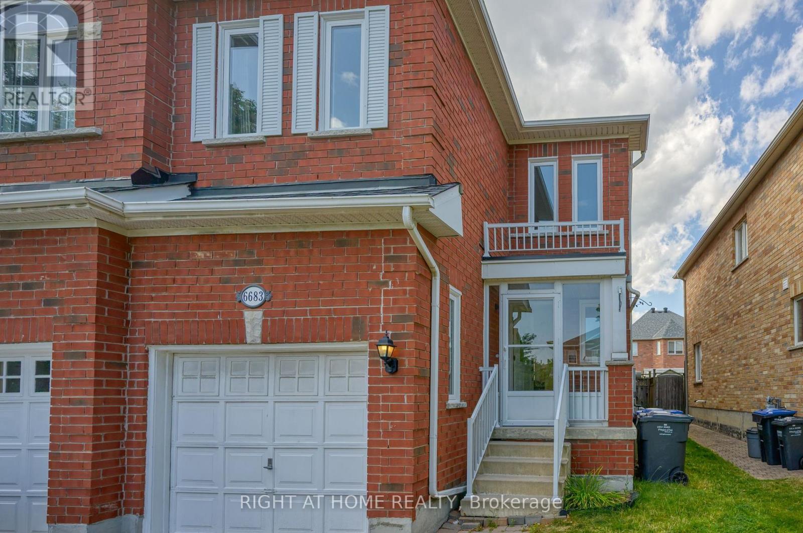 6683 Opera Glass Crescent, Mississauga, Ontario  L5W 1R8 - Photo 2 - W13706280