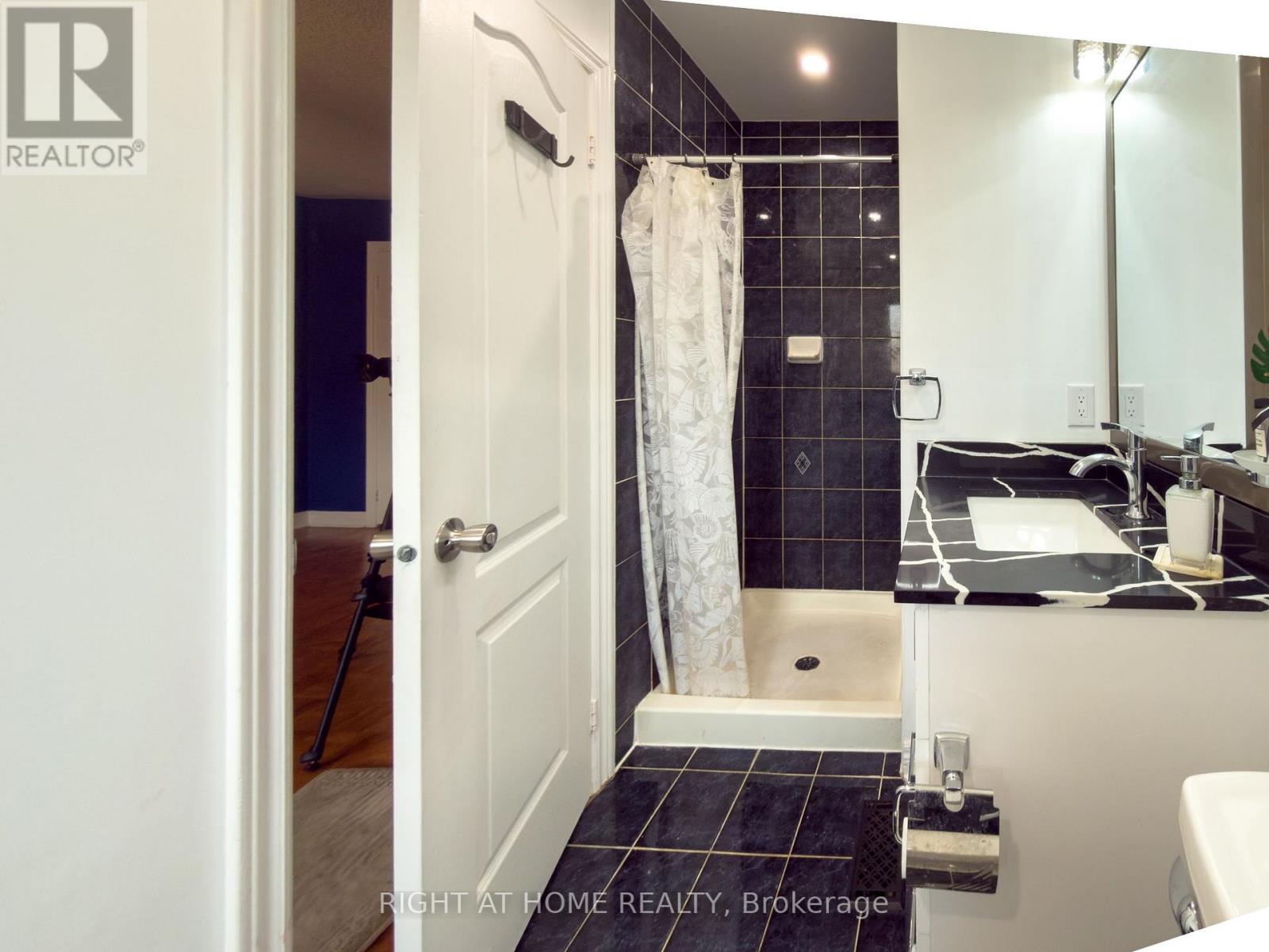 6683 Opera Glass Crescent, Mississauga, Ontario  L5W 1R8 - Photo 29 - W13706280