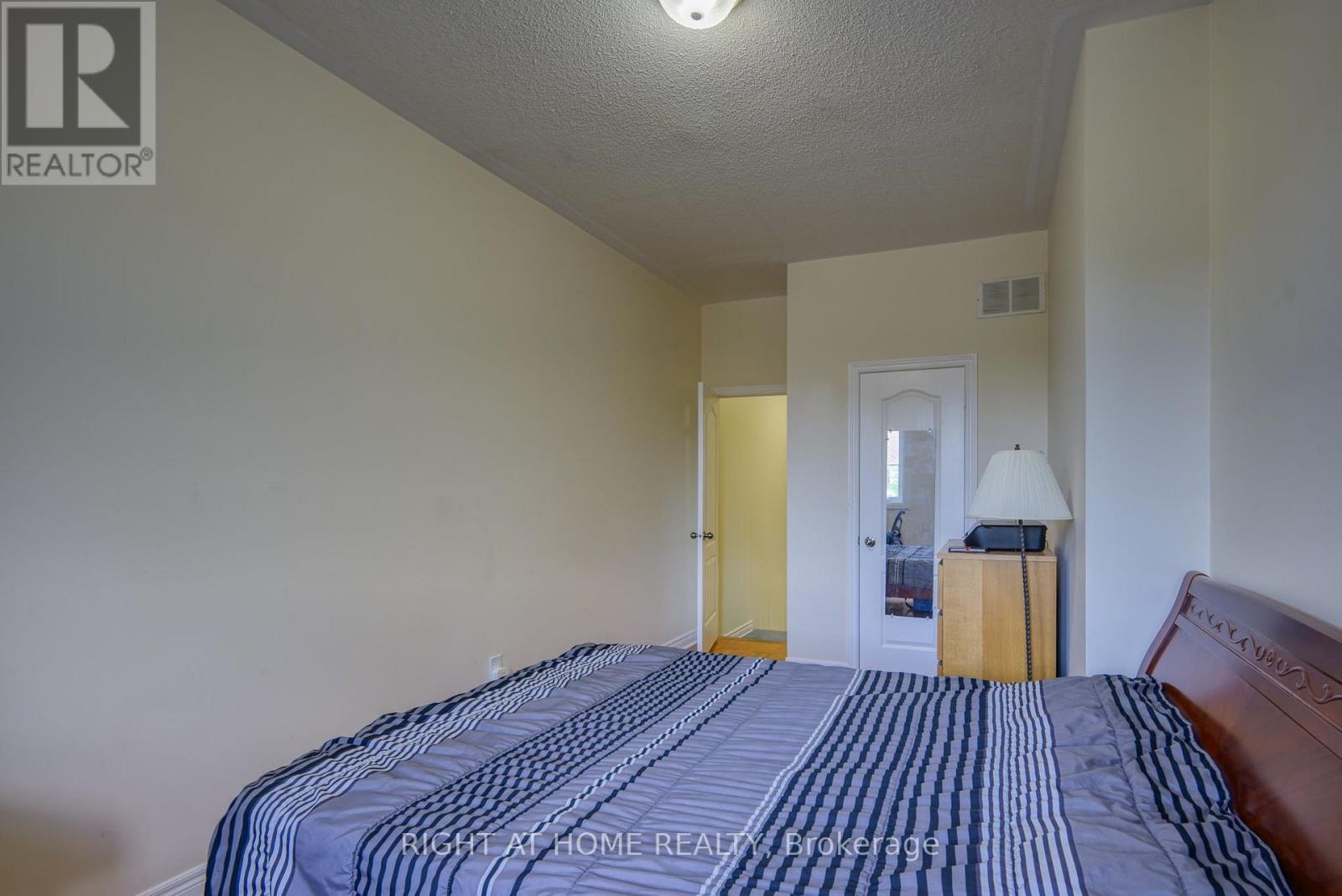 6683 Opera Glass Crescent, Mississauga, Ontario  L5W 1R8 - Photo 33 - W13706280