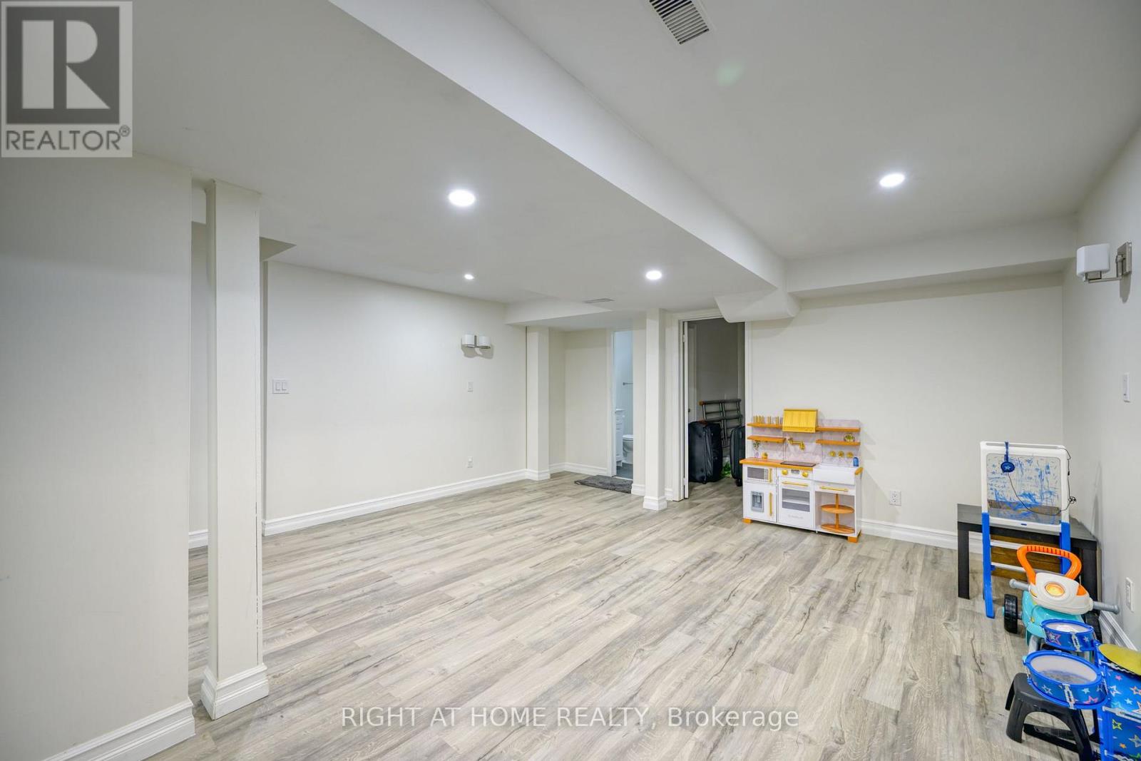 6683 Opera Glass Crescent, Mississauga, Ontario  L5W 1R8 - Photo 35 - W13706280