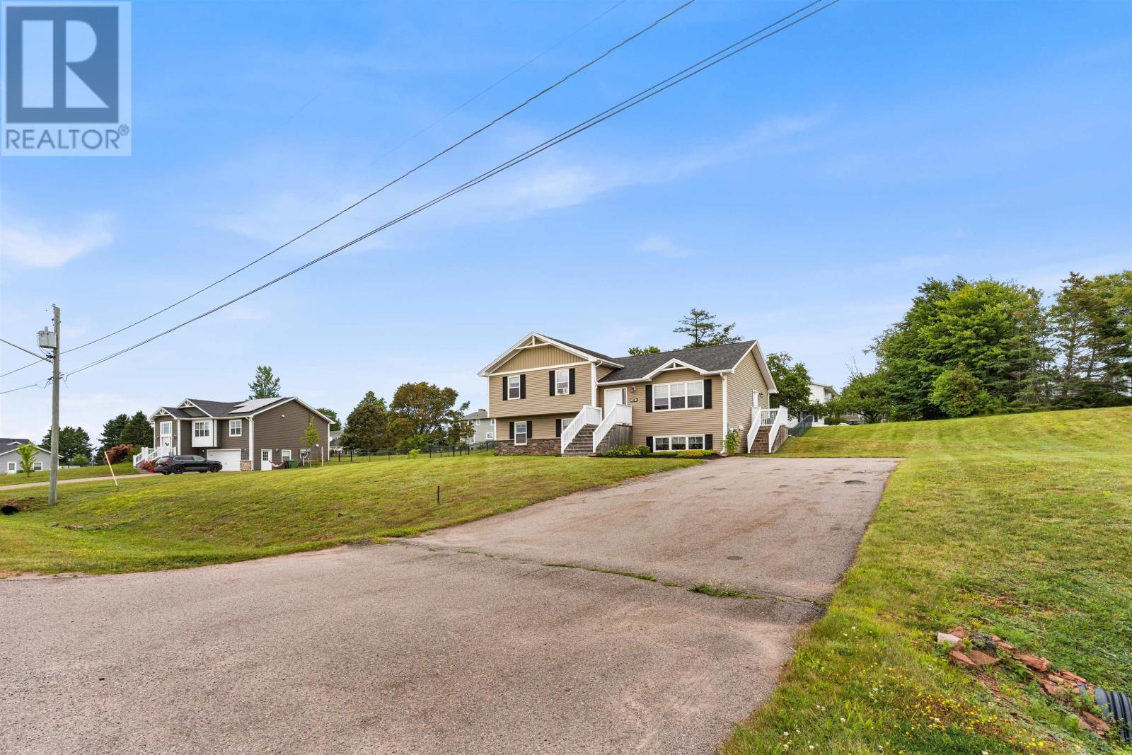 19 Brookside Drive, Stratford, Prince Edward Island  C1B 1K8 - Photo 3 - 202621306
