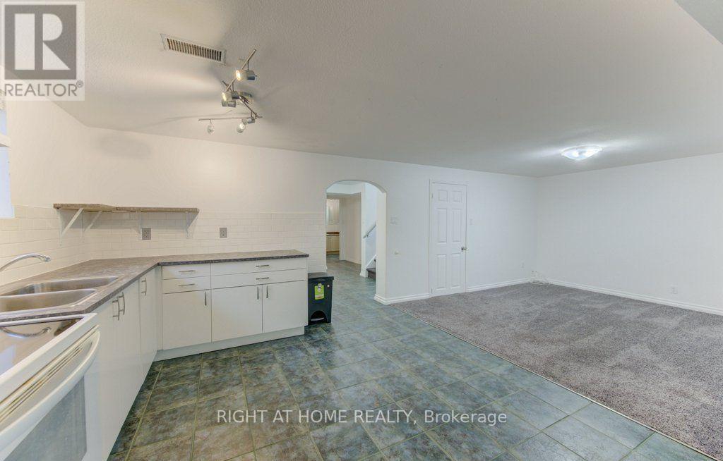 204 Holborn Drive, Kitchener, Ontario  N2A 2E8 - Photo 29 - X13706060