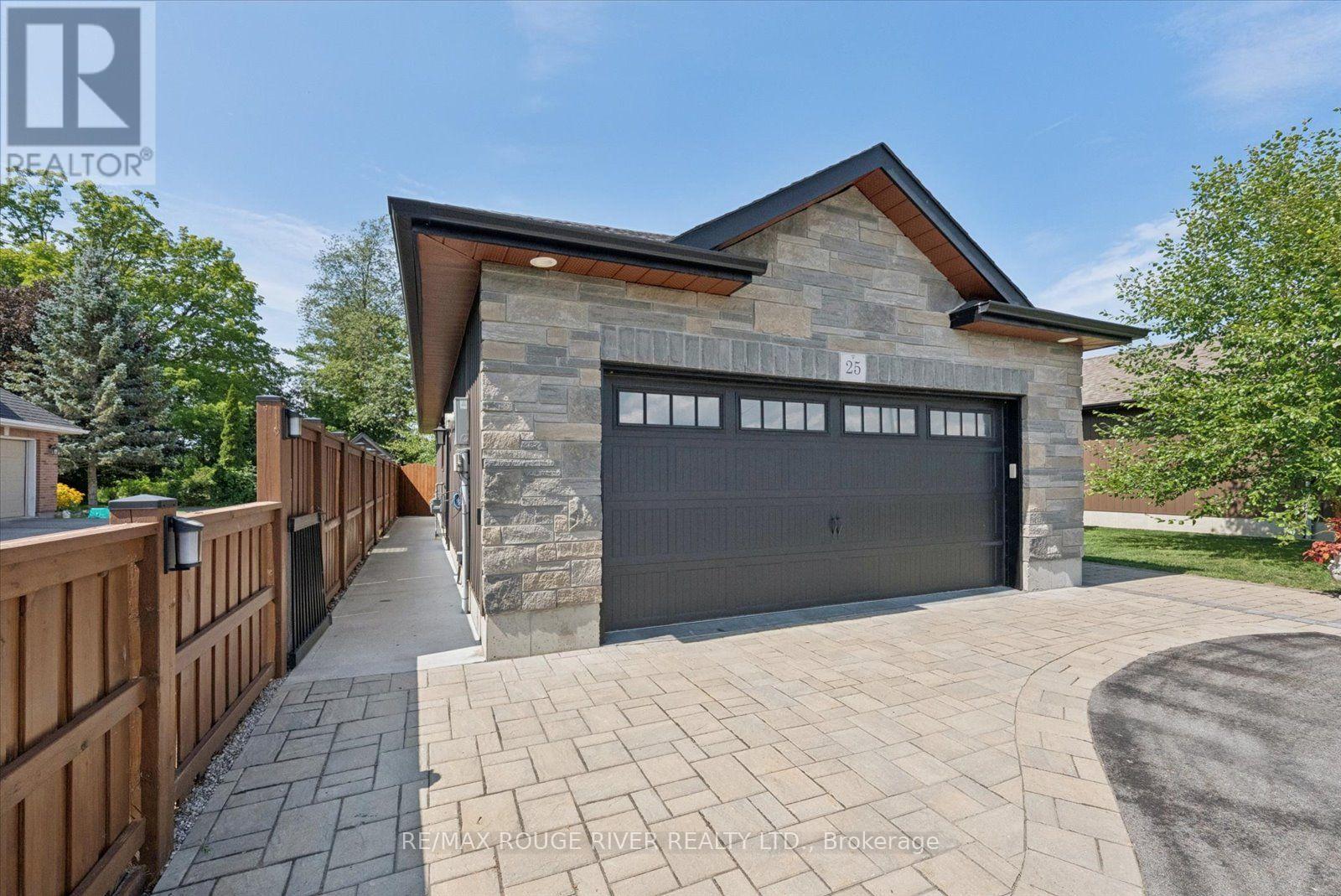 25 Ambrosia Terrace, Quinte West, Ontario  K8V 0G7 - Photo 4 - X13706254