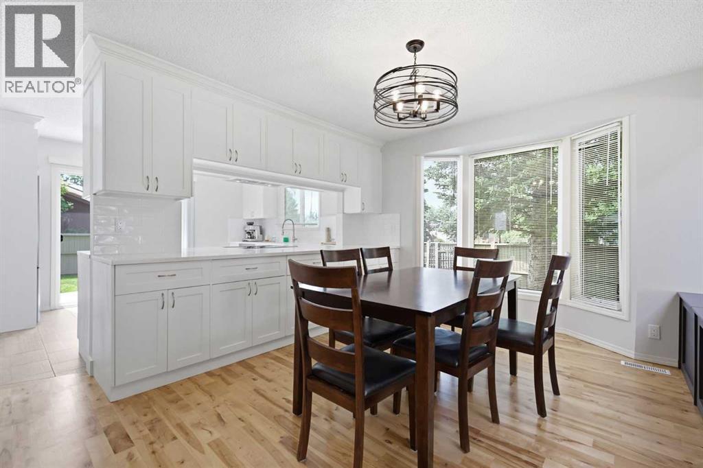416 Brookpark Drive Sw, Calgary, Alberta  T2W 3N7 - Photo 10 - A2331088