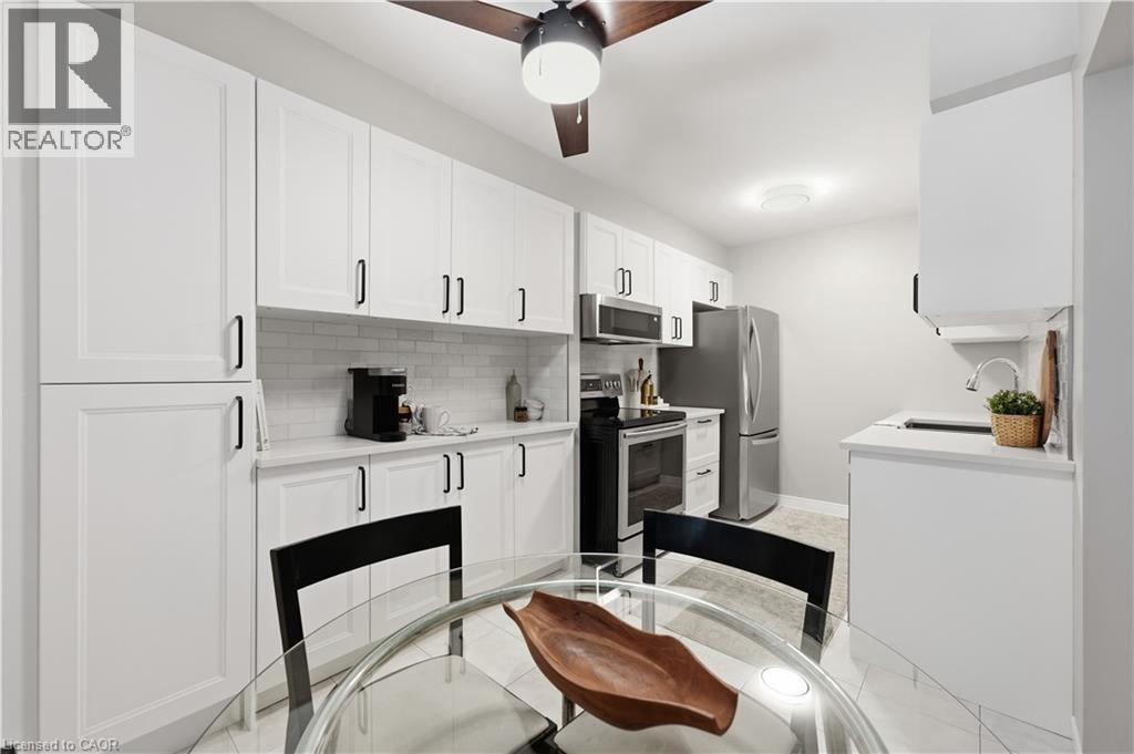 27 Bronte Court, Waterdown, Ontario  L9H 7N2 - Photo 7 - 40854669